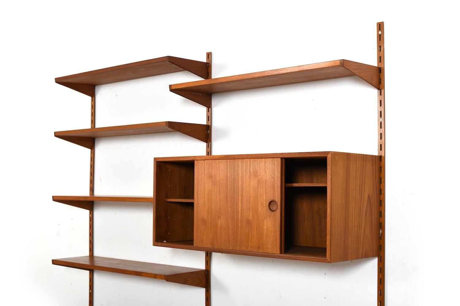 Teakholz-Wandsystem von Kai Kristiansen für FM 1960er Jahre im Angebot 1