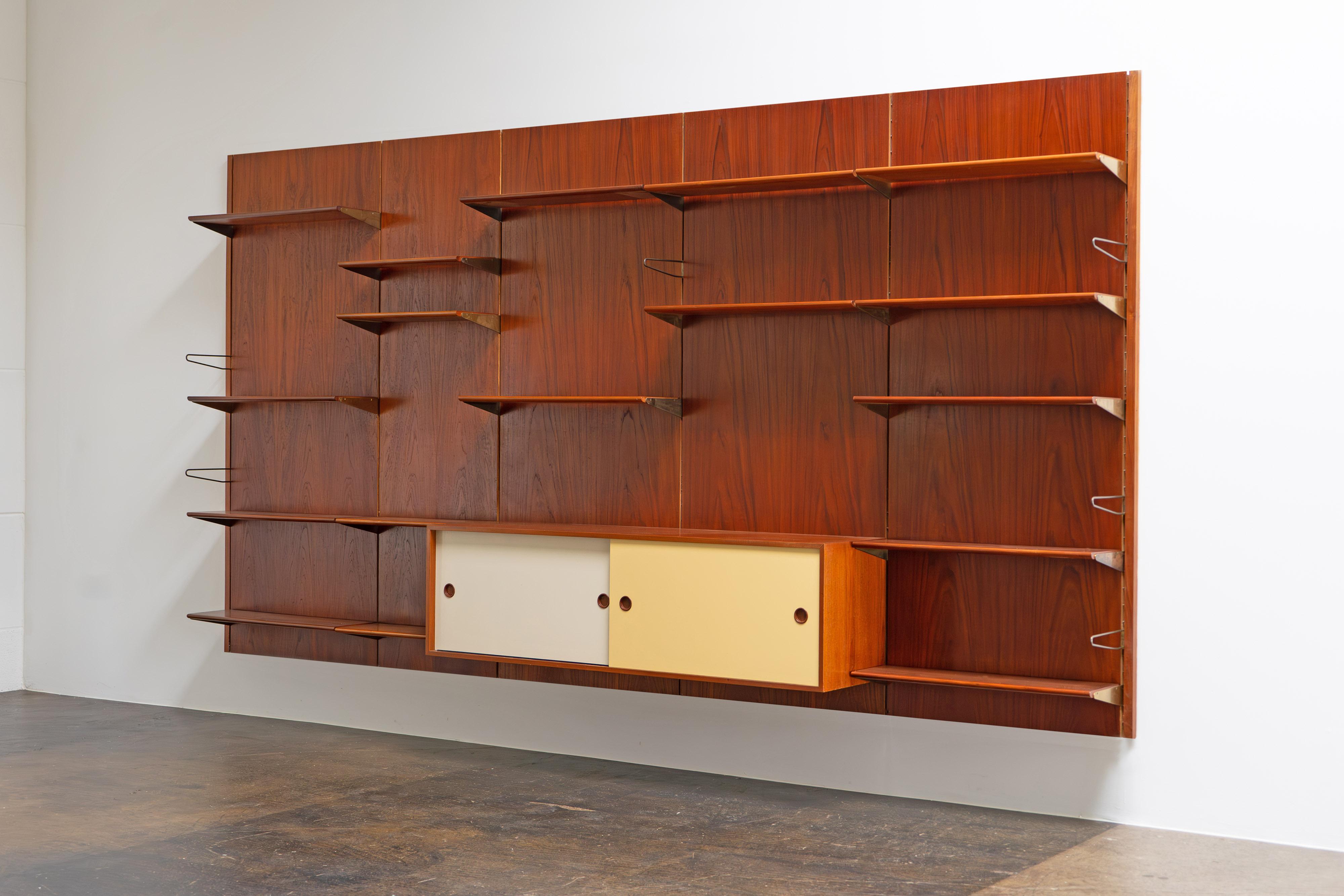 Scandinavian Modern Teak Wall Unit by Finn Juhl BO71 for Bovirke For Sale