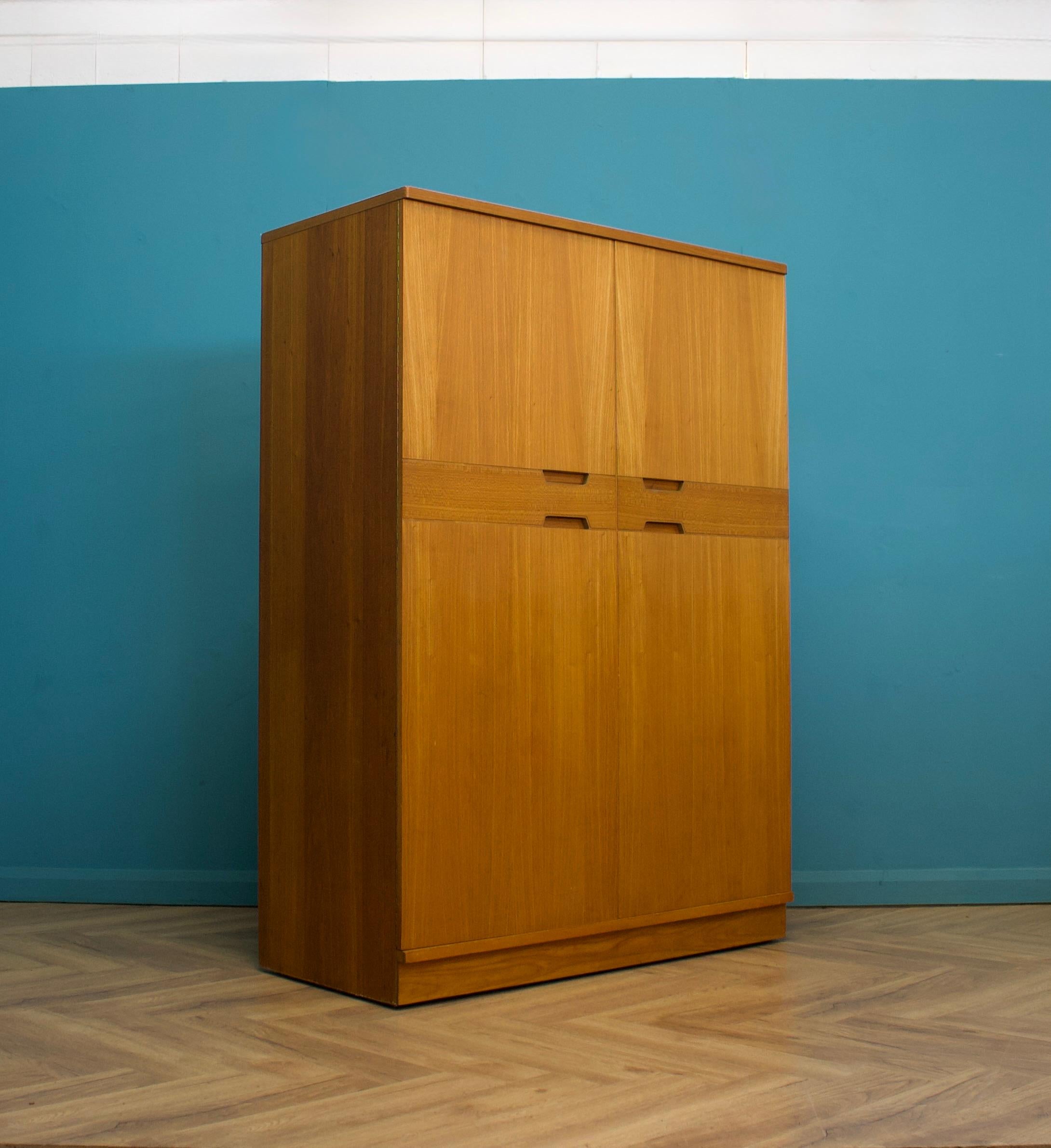 Teakholz-Schrank von Uniflex, 1960er Jahre (Britisch)