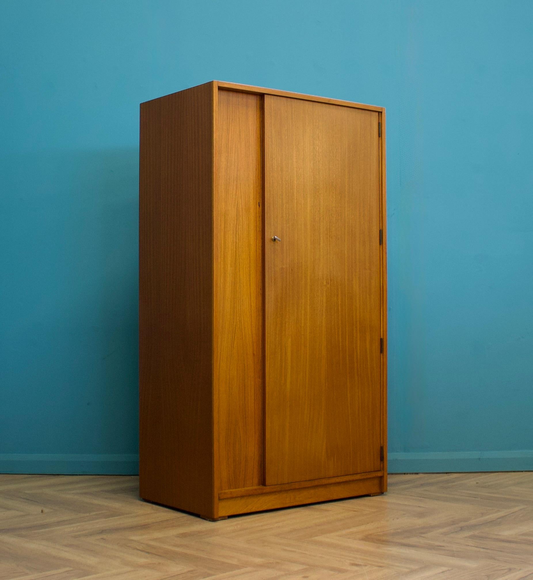 Teak Wardrobe from Uniflex, 1960s In Good Condition For Sale In South Shields, GB