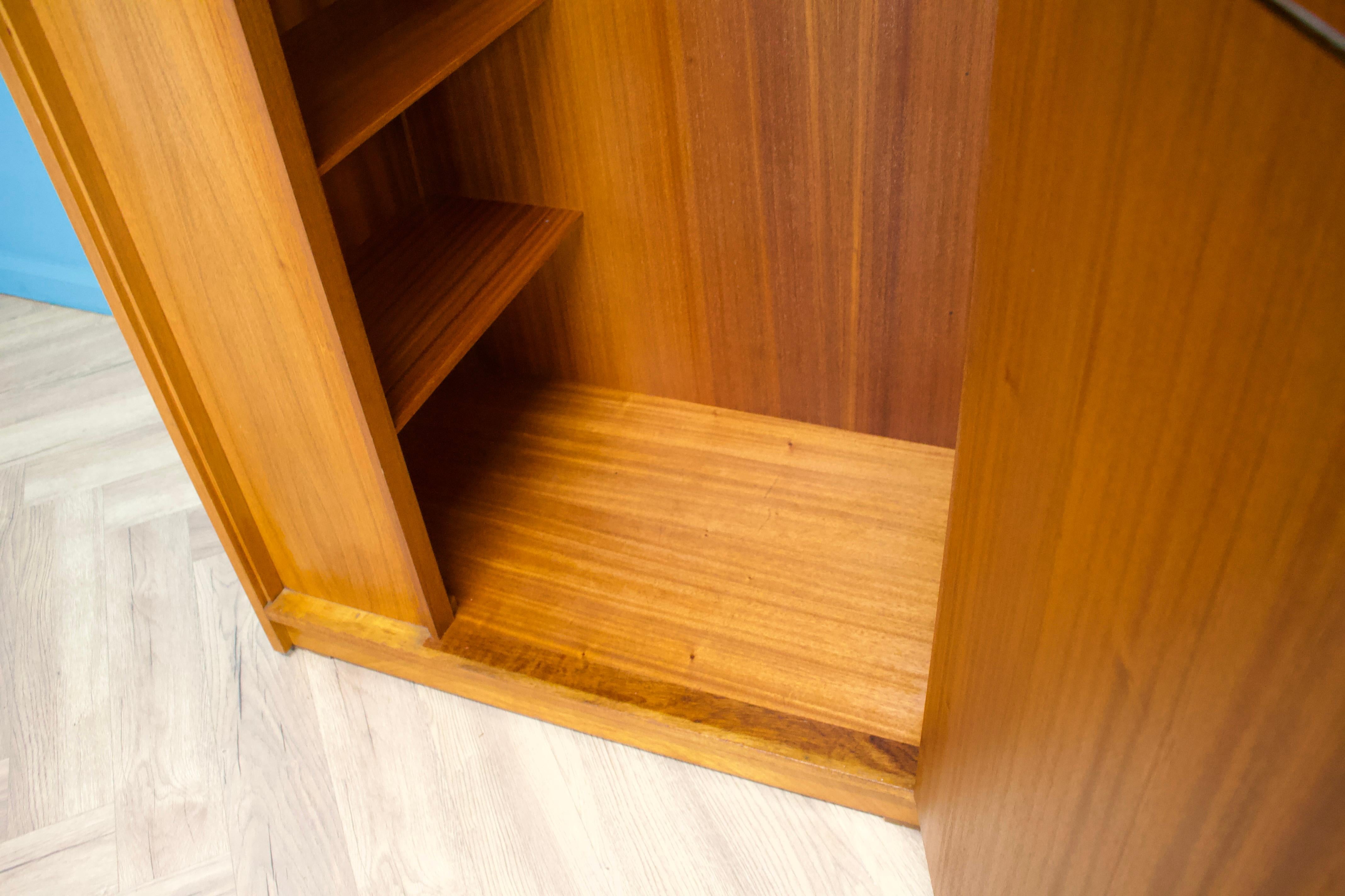 Teak Wardrobe from Uniflex, 1960s For Sale 1