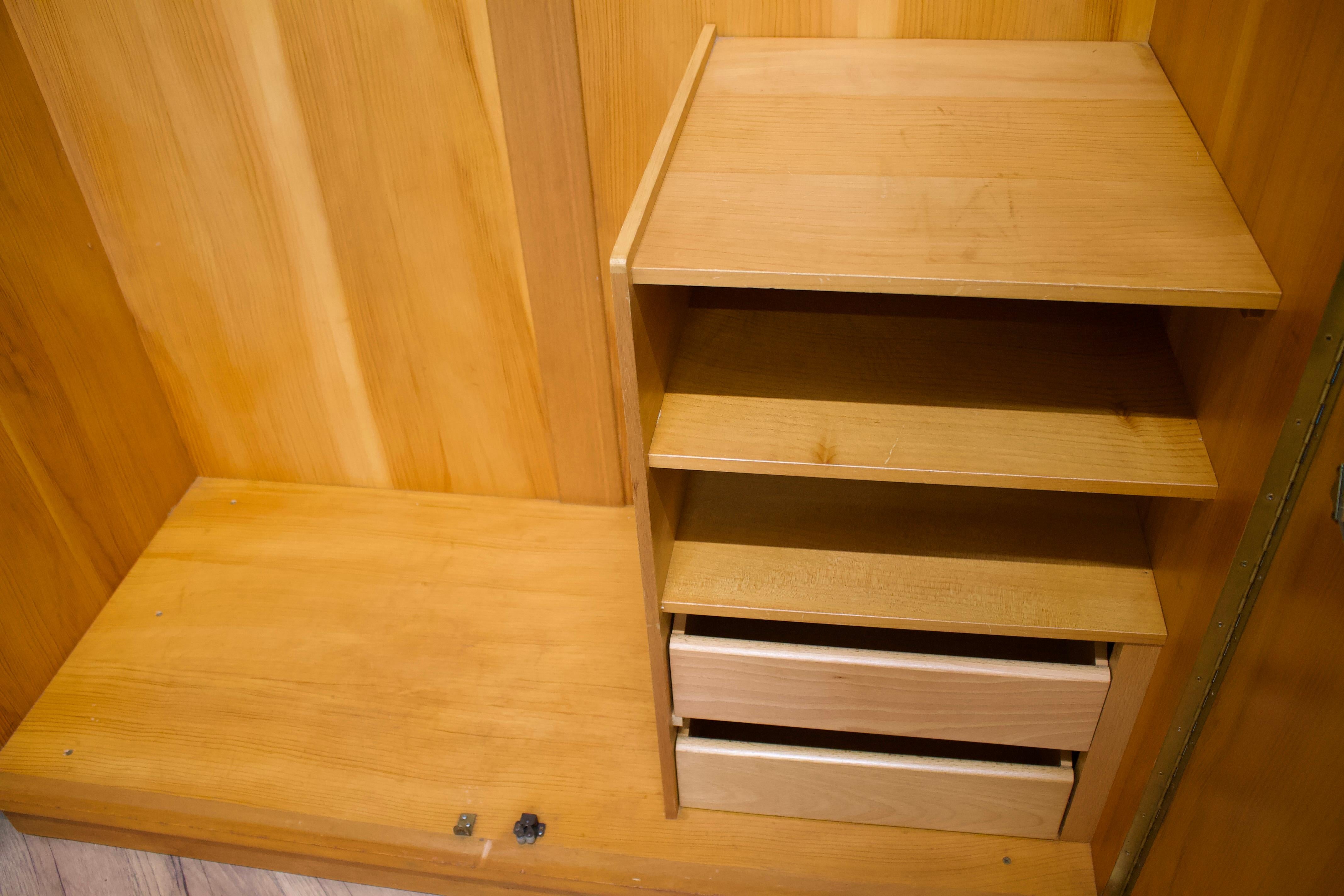 Teakholz-Schrank von Uniflex, 1960er Jahre 2