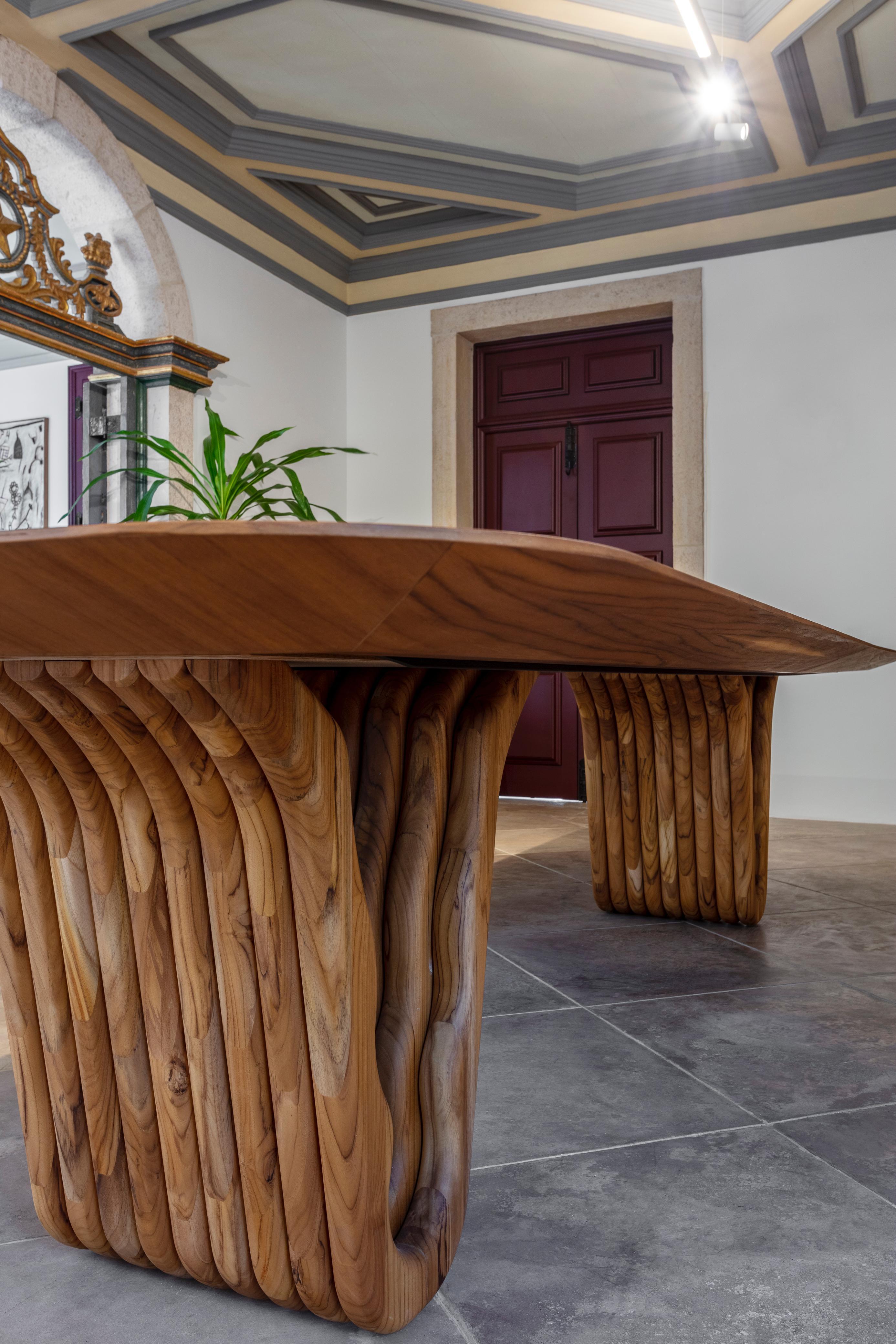 Tavolo da pranzo in Wood Wood con piano da 118 pollici e base solida, Collection'S In condizioni Nuovo in vendita a Miami, FL