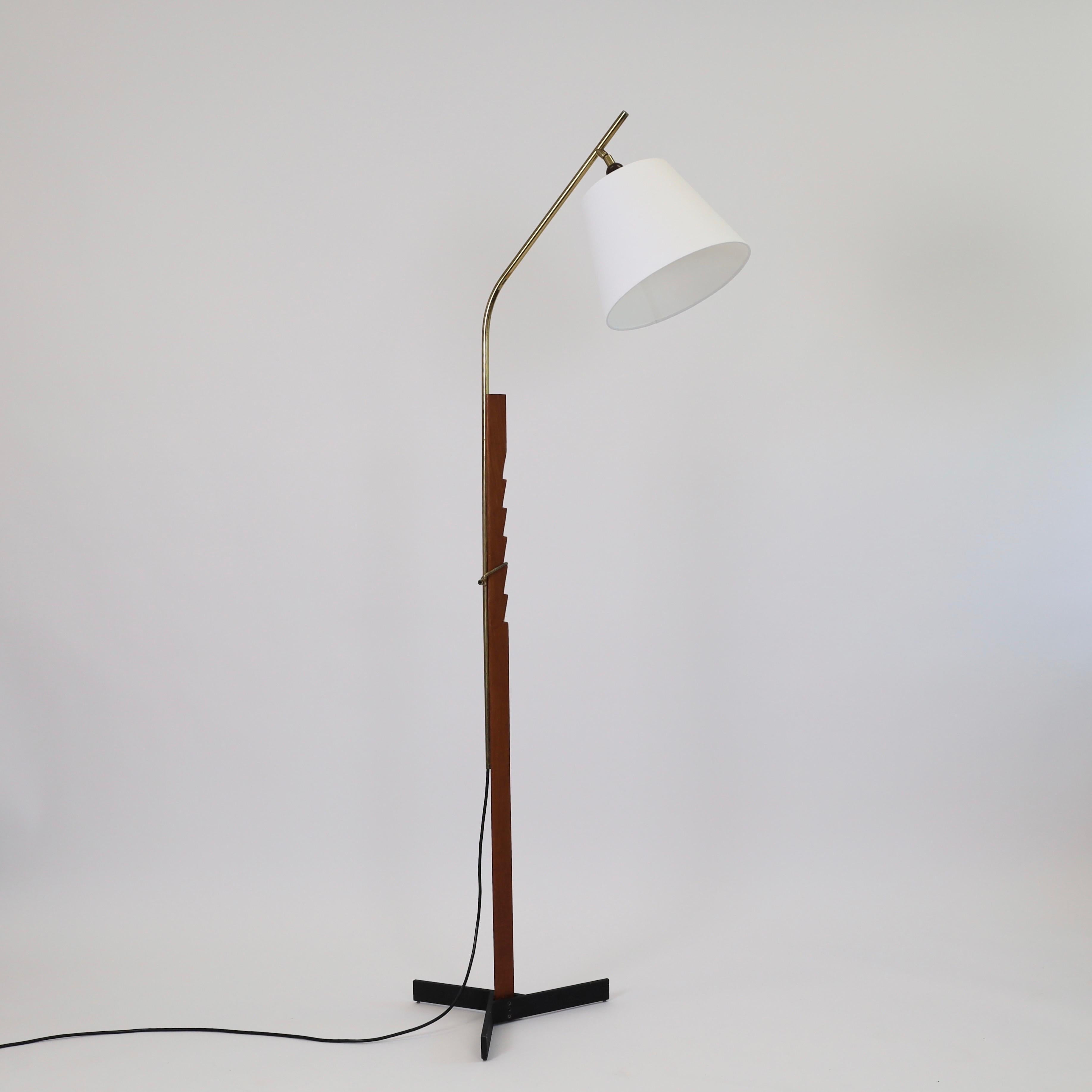 Lampada da terra in legno di teak di Svend Aage Holm Sorensen, 1960, Danimarca in vendita 11