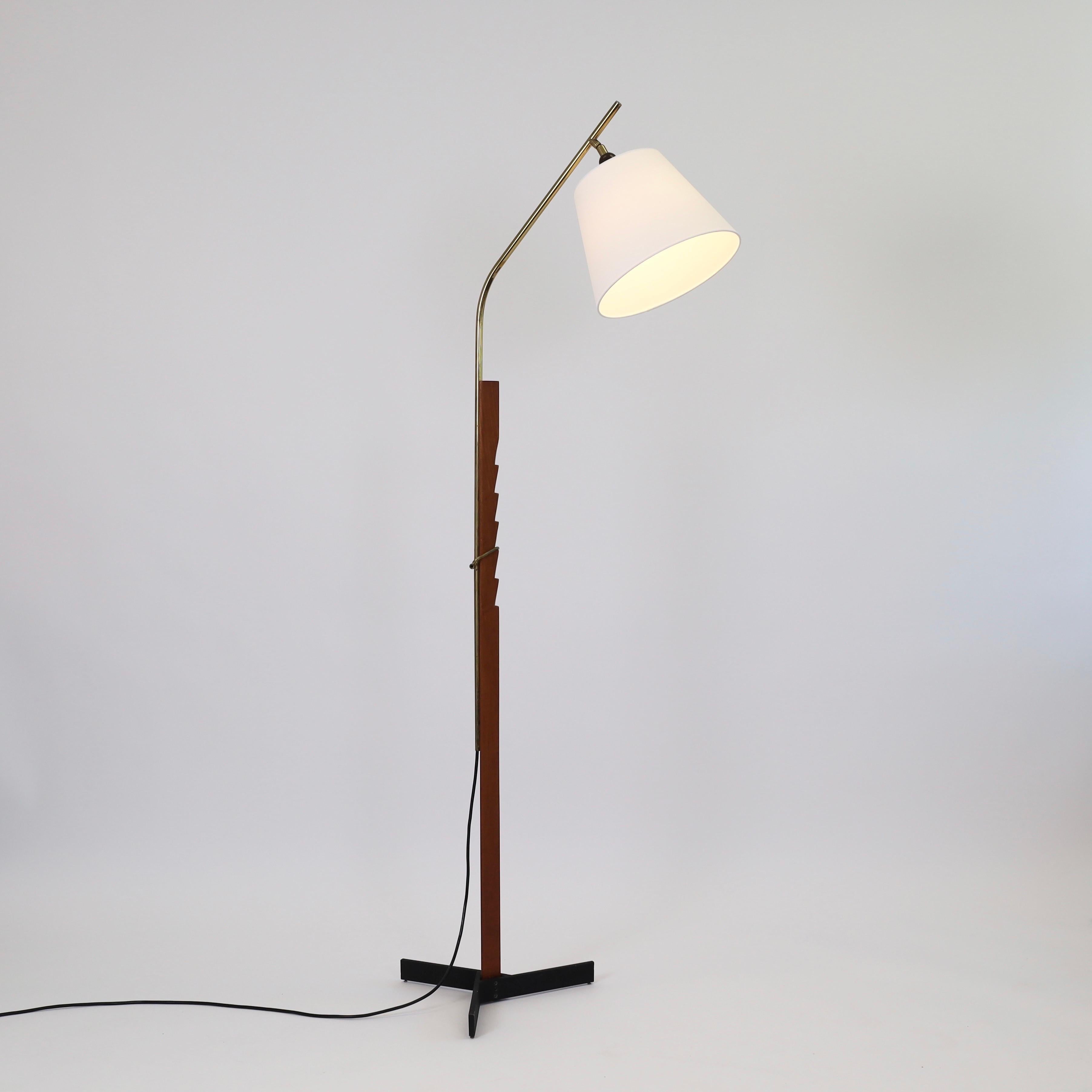 Lampada da terra in legno di teak di Svend Aage Holm Sorensen, 1960, Danimarca in vendita 12