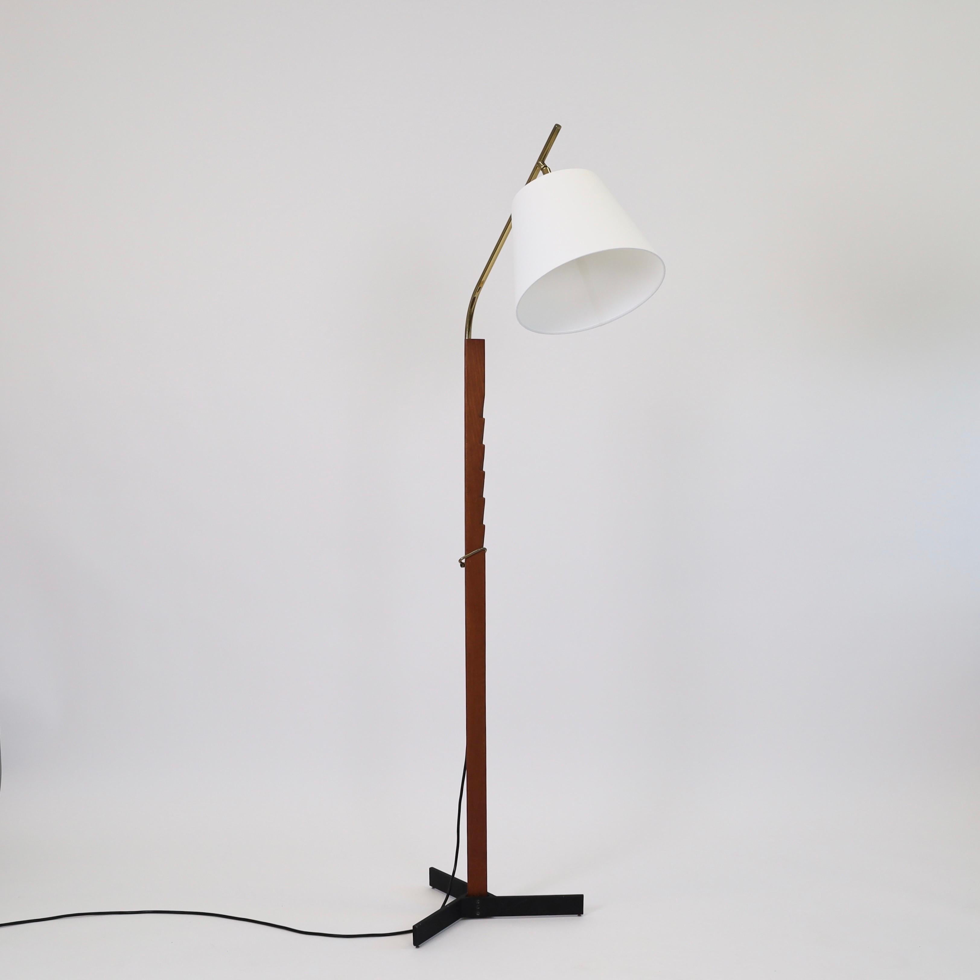 Lampada da terra in legno di teak di Svend Aage Holm Sorensen, 1960, Danimarca In condizioni buone in vendita a Værløse, DK
