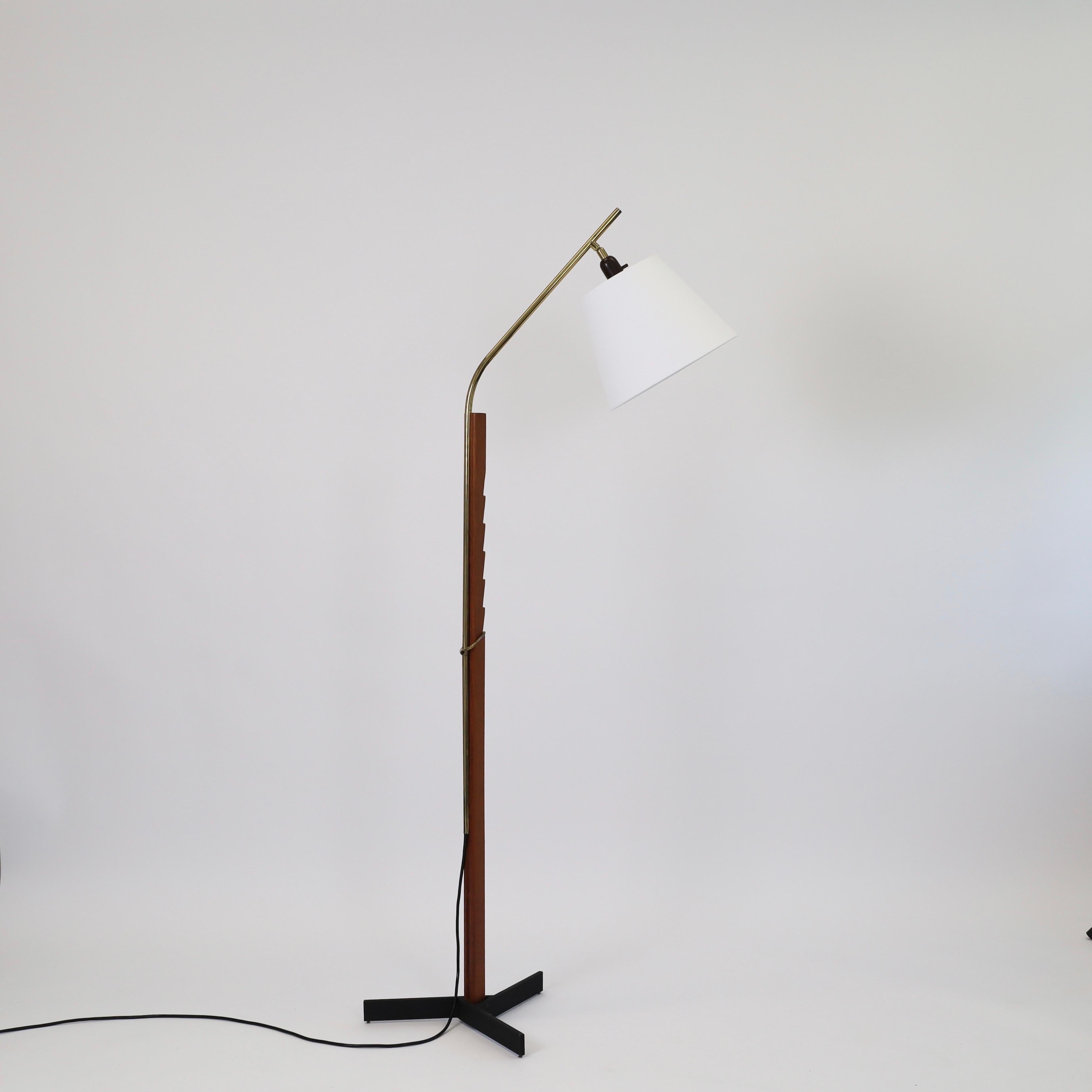 Lampada da terra in legno di teak di Svend Aage Holm Sorensen, 1960, Danimarca in vendita 2