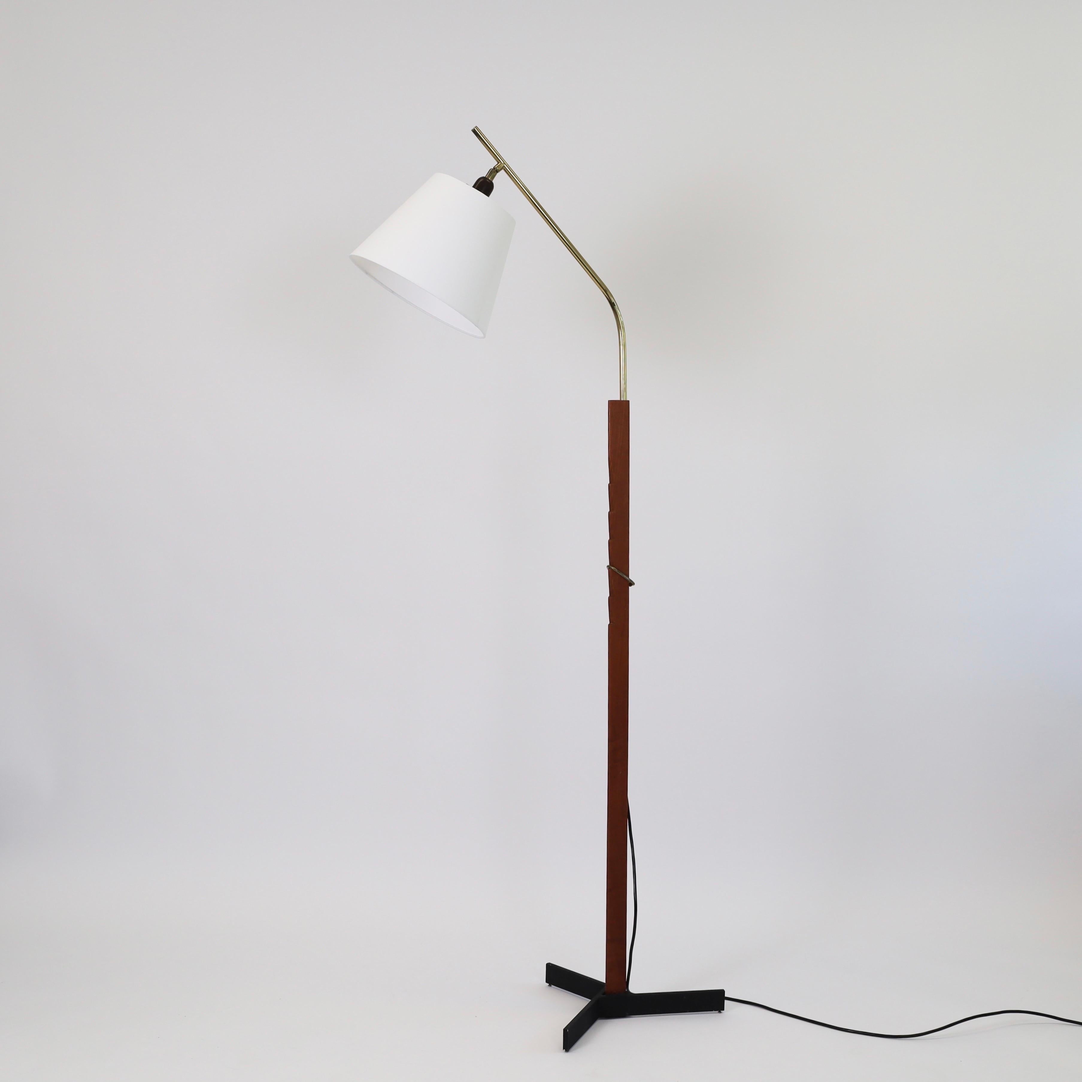 Lampada da terra in legno di teak di Svend Aage Holm Sorensen, 1960, Danimarca in vendita 3