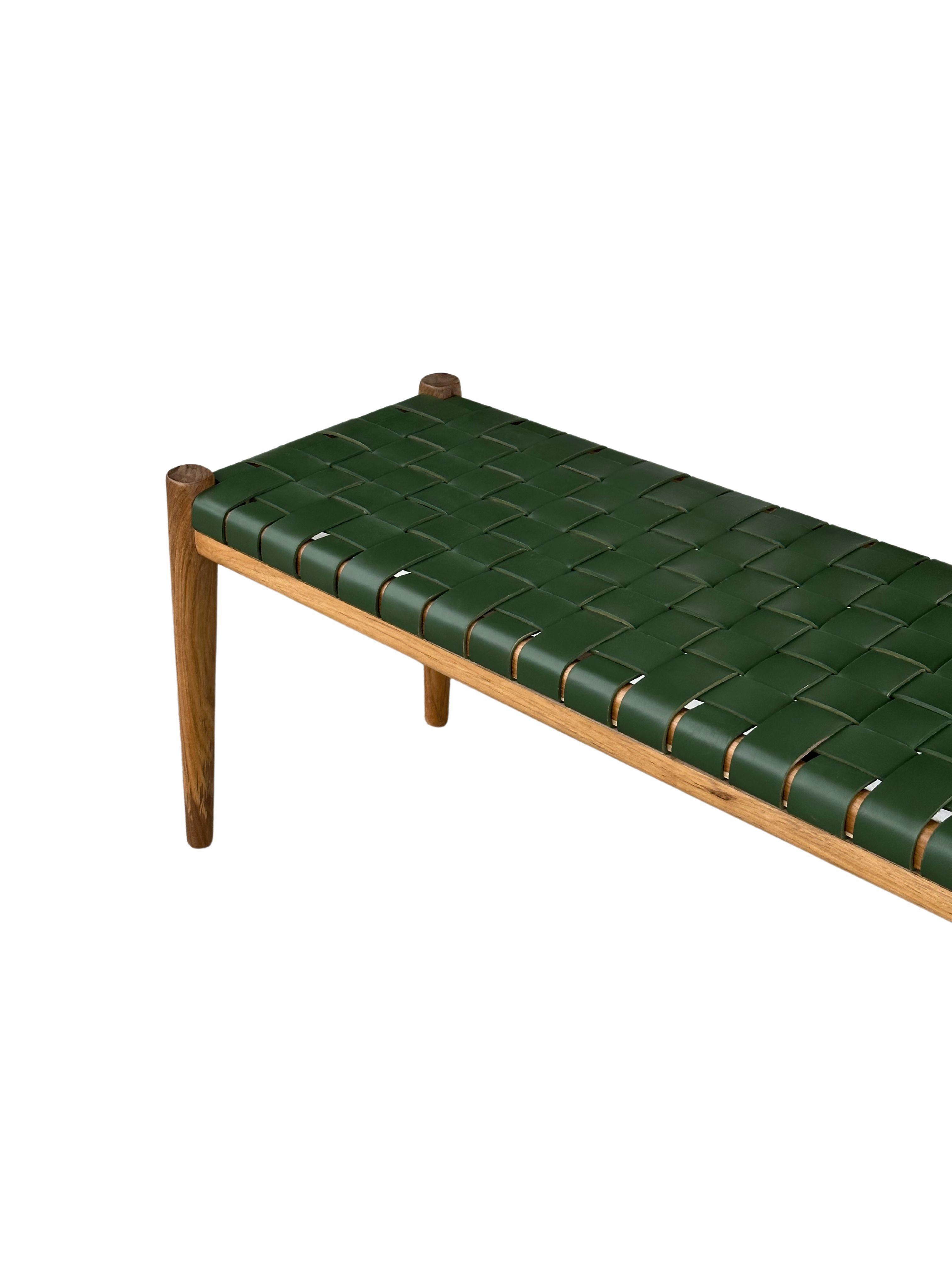Moderne Banc en bois de teck, avec assise en cuir tissé en vente