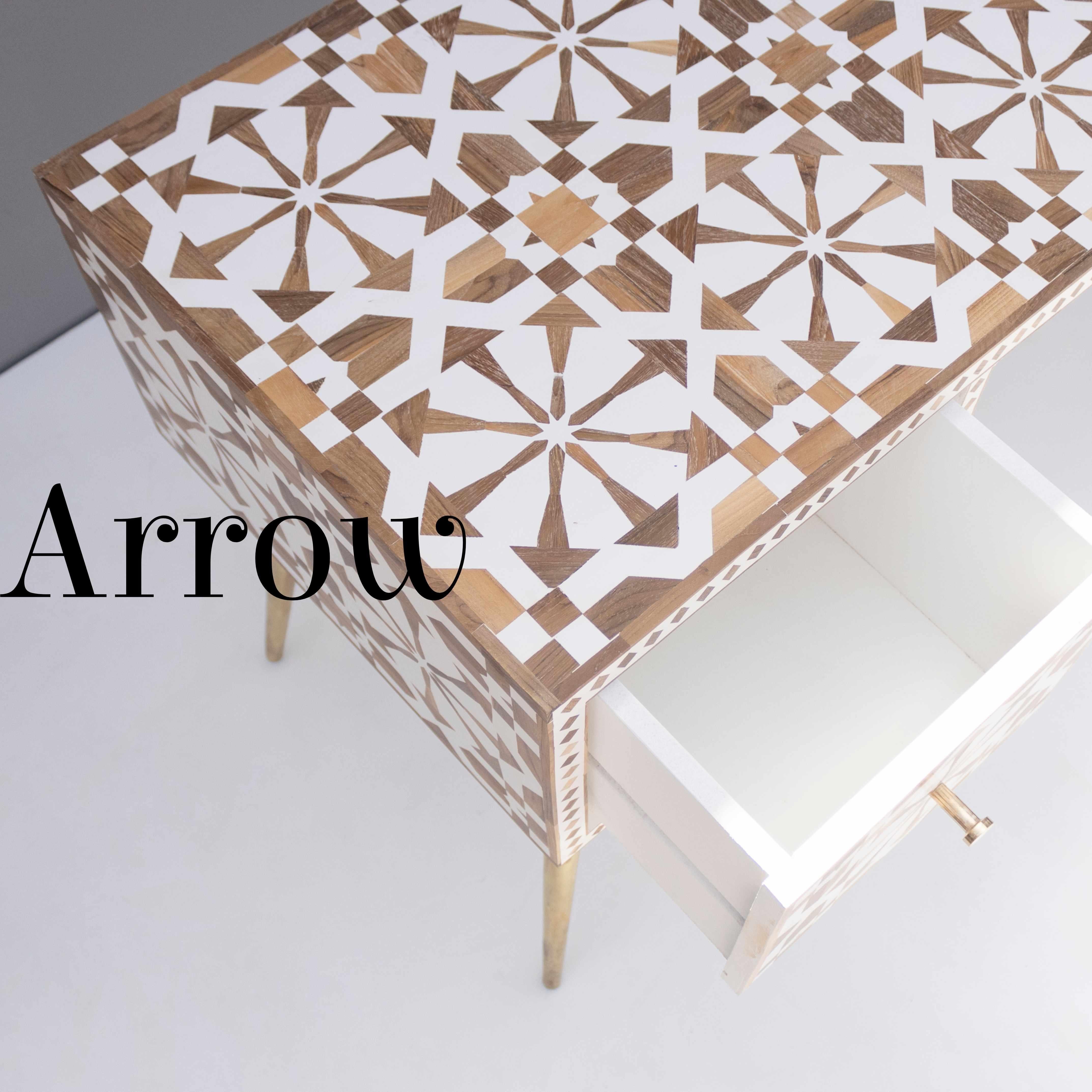 Indien Bureau de travail Arrow en marqueterie de Wood Wood en vente