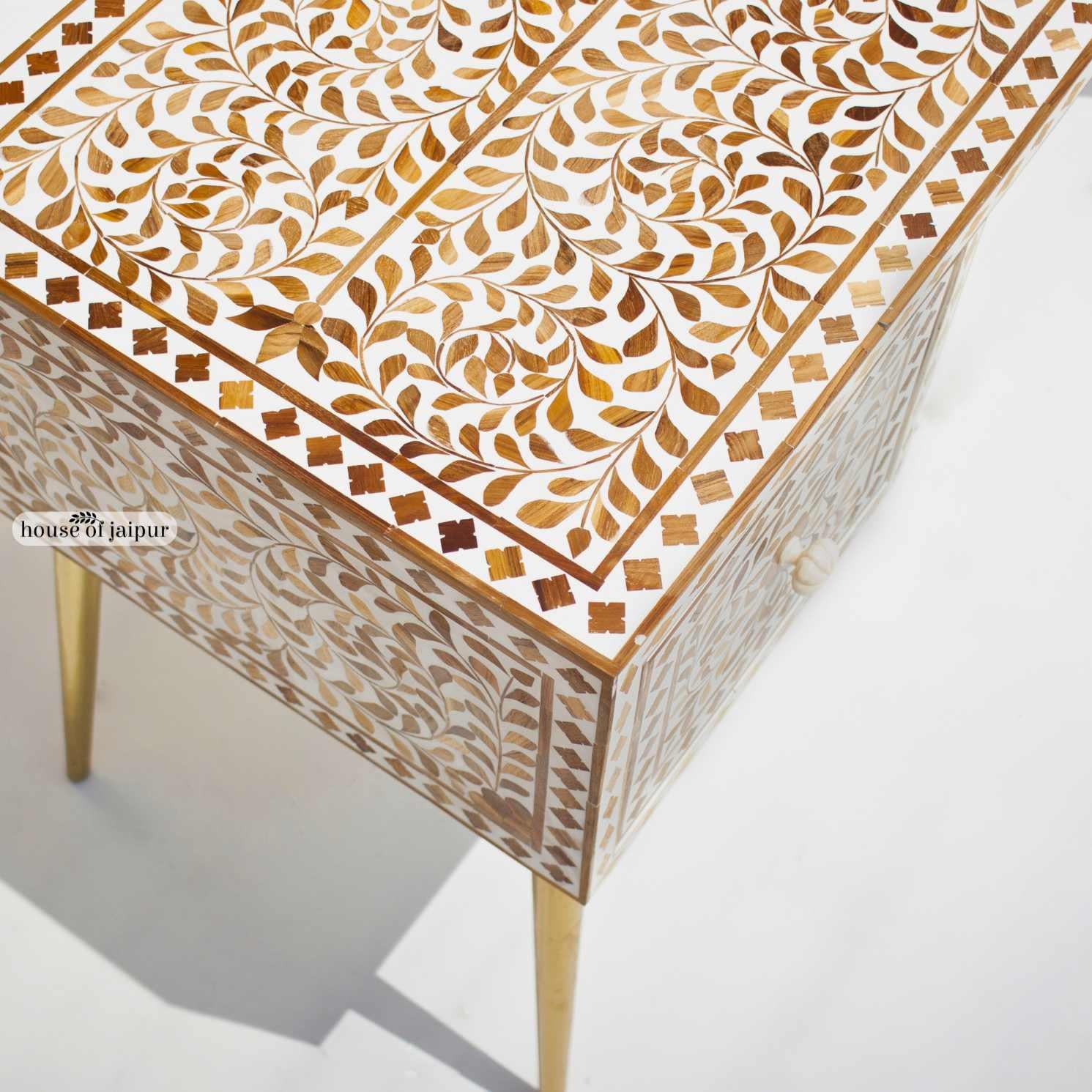 Agra Teak Wood Inlay Work Desk – Floral Vine Pattern by House of Jaipur in vendita