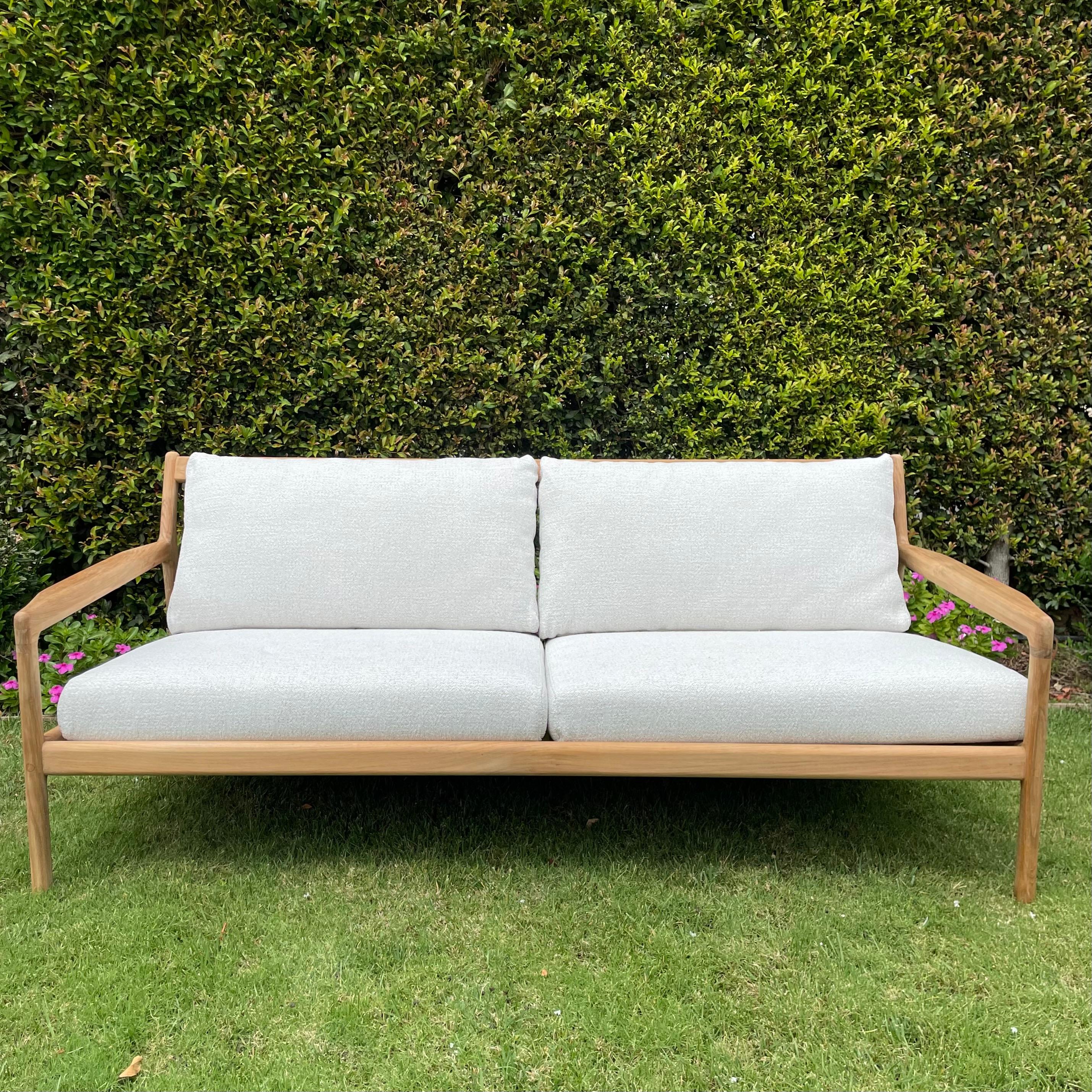 Teak Wood Modern Outdoor Indoor Sofa In New Condition For Sale In Brea, CA