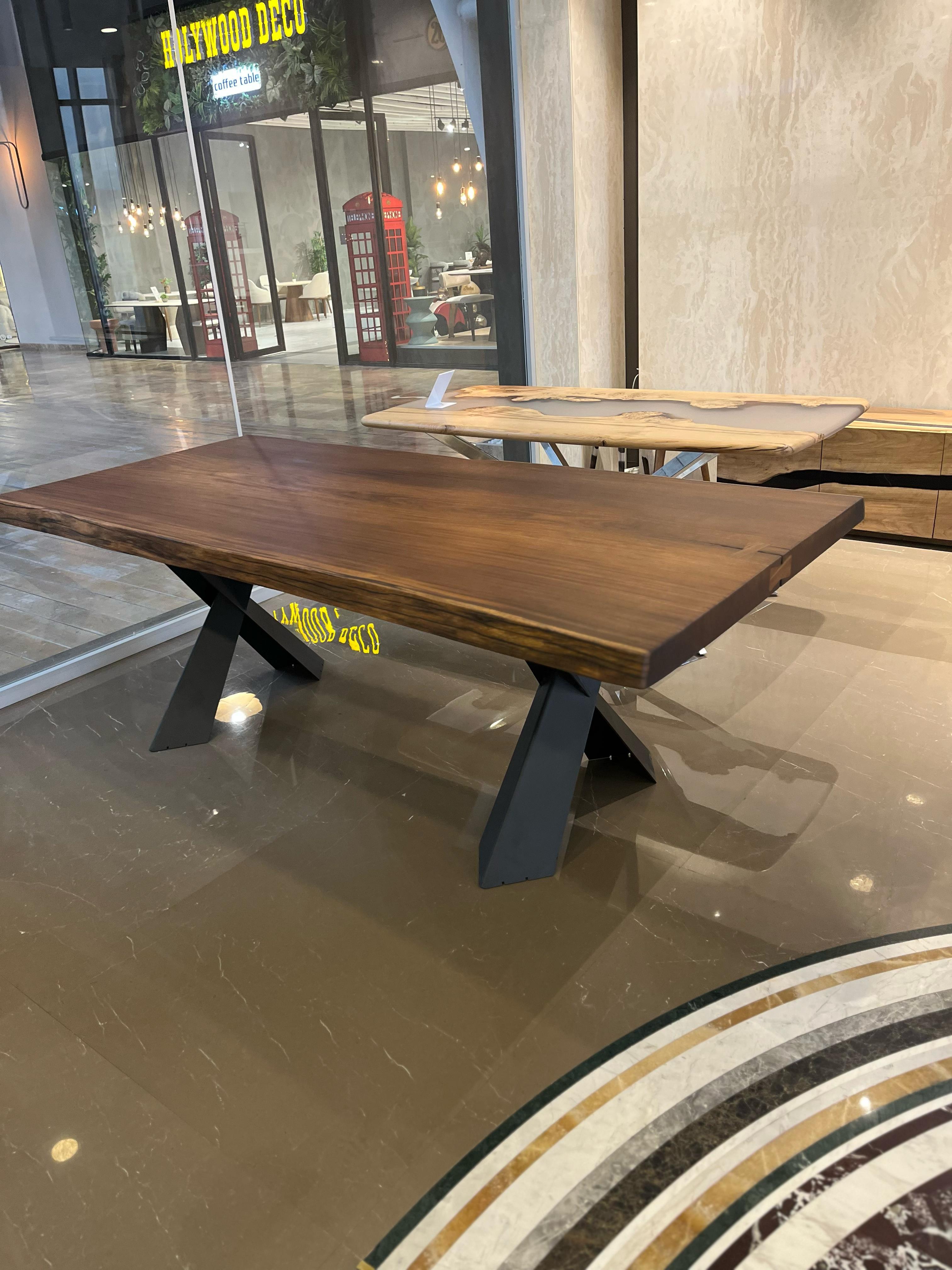 Mesa de comedor de exterior de madera de teca - Madera de teca para exterior - Mesa natural de canto vivo Cepillado en venta