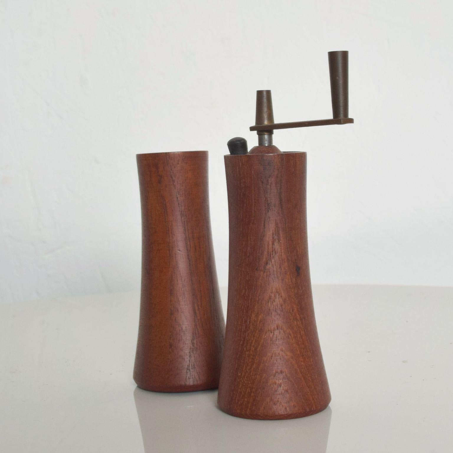 mid century salt and pepper grinders