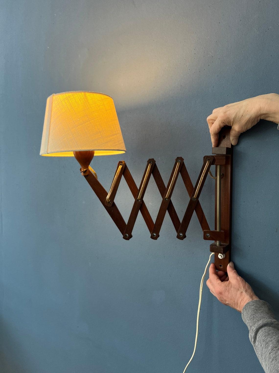 Teak Wood Scissor Wall Lamp with Beige Shade, 1970s In Excellent Condition For Sale In ROTTERDAM, ZH