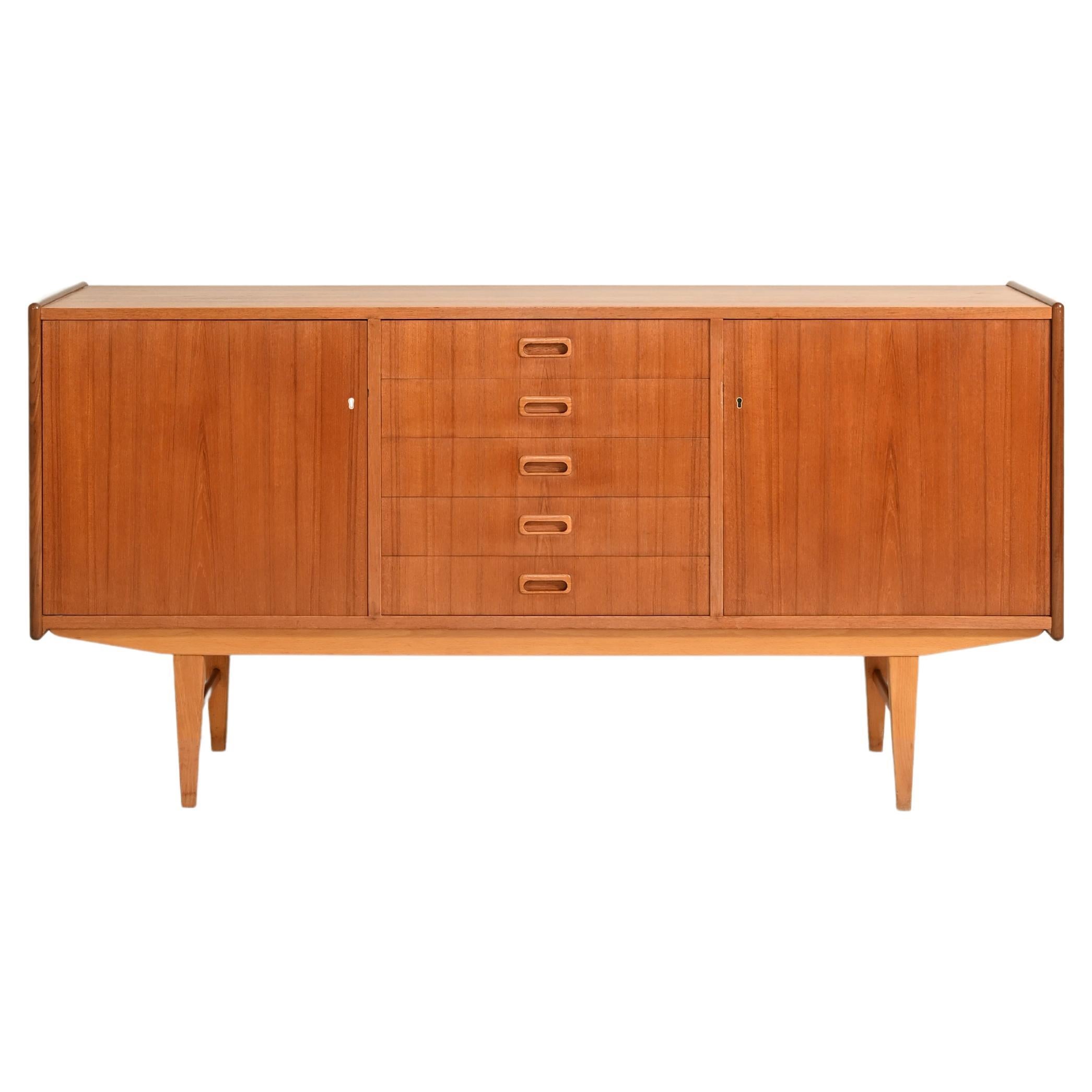 Teak Wood Sideboard For Sale at 1stDibs