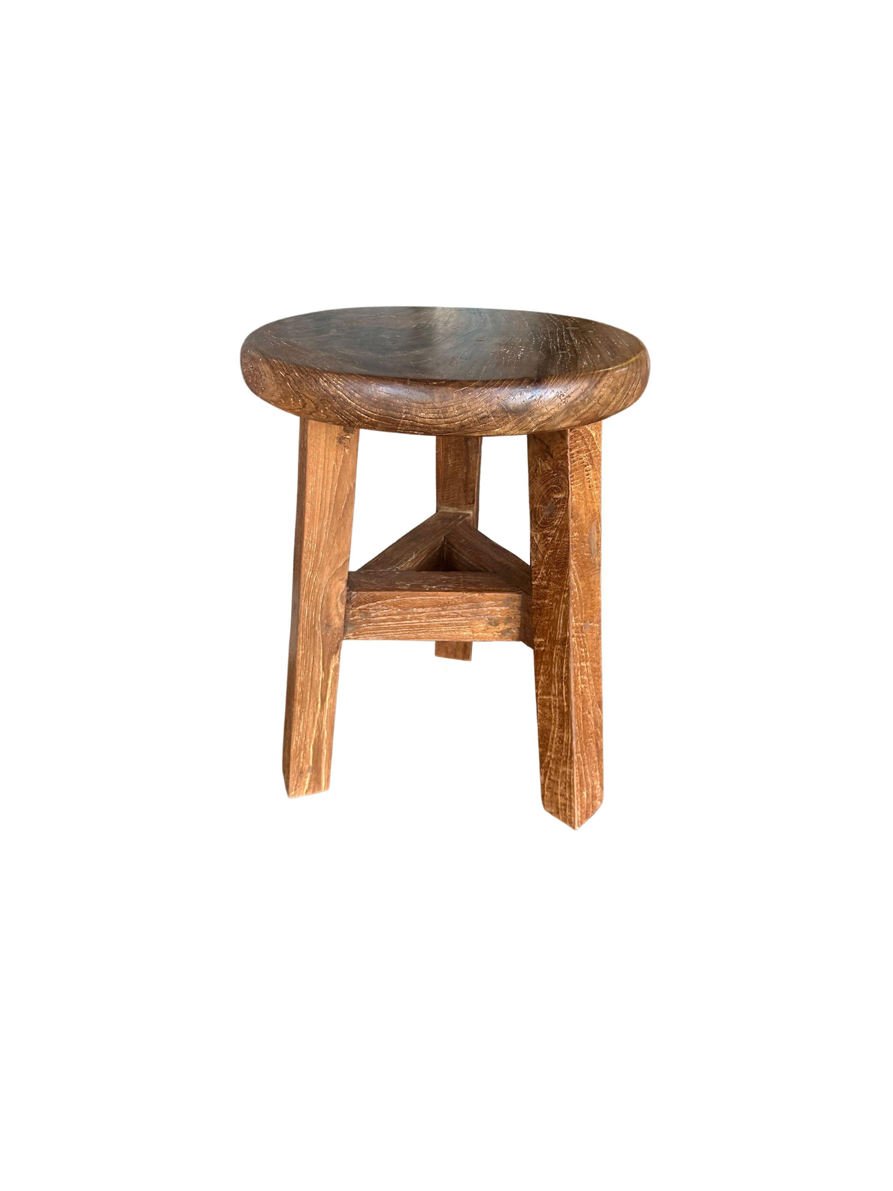 Taburete de Madera de Teca Texturas Elegantes, Orgánico Moderno Moderno orgánico en venta