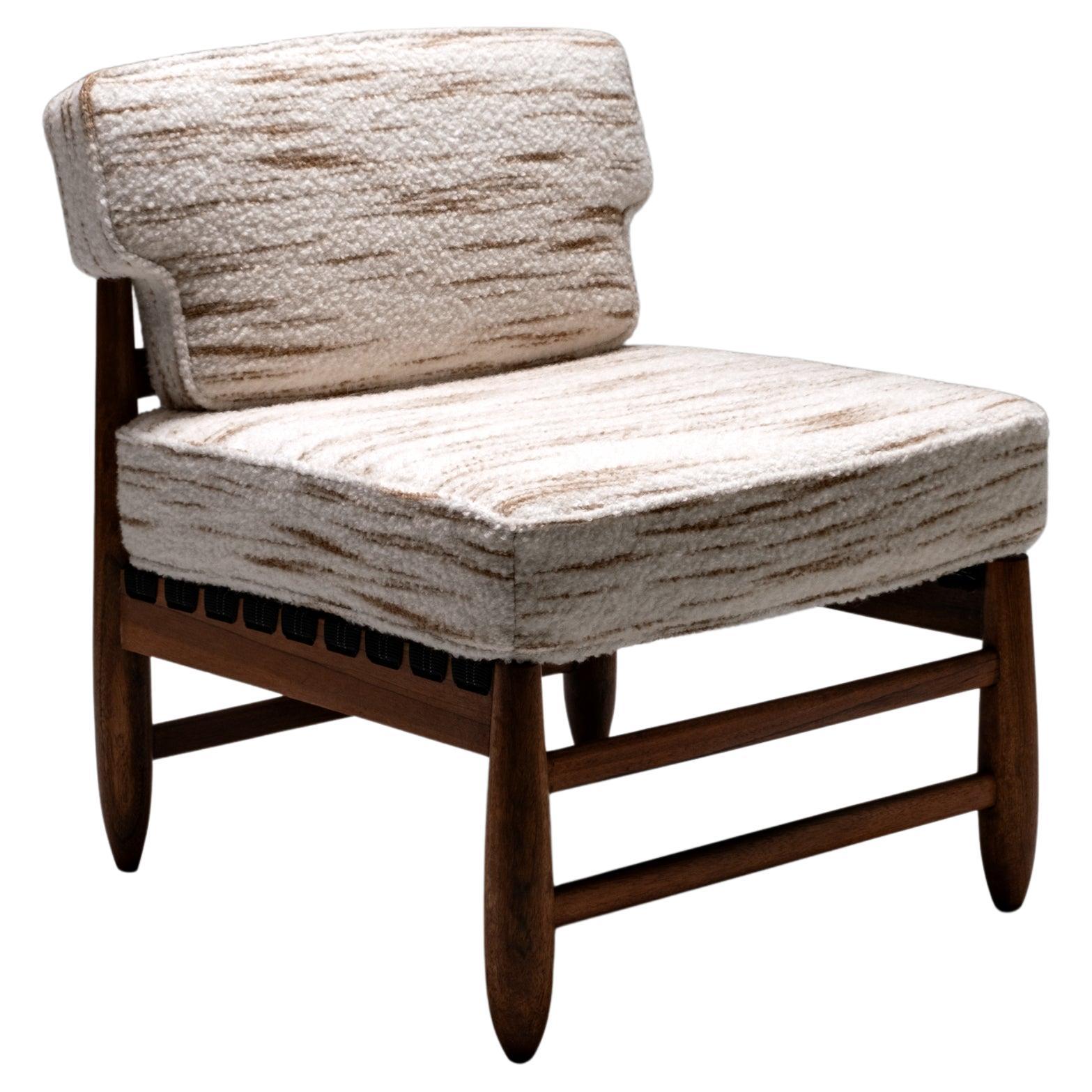 Fauteuil « Wook » en teck, revêtu d'un tissu bouclé Misia Paris aux couleurs intenses, style scandinave des années 1960