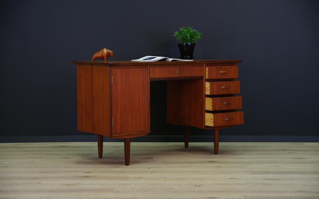 Teak Writing Desk Classic Danish Design, 1960-1970 In Good Condition In Szczecin, Zachodniopomorskie