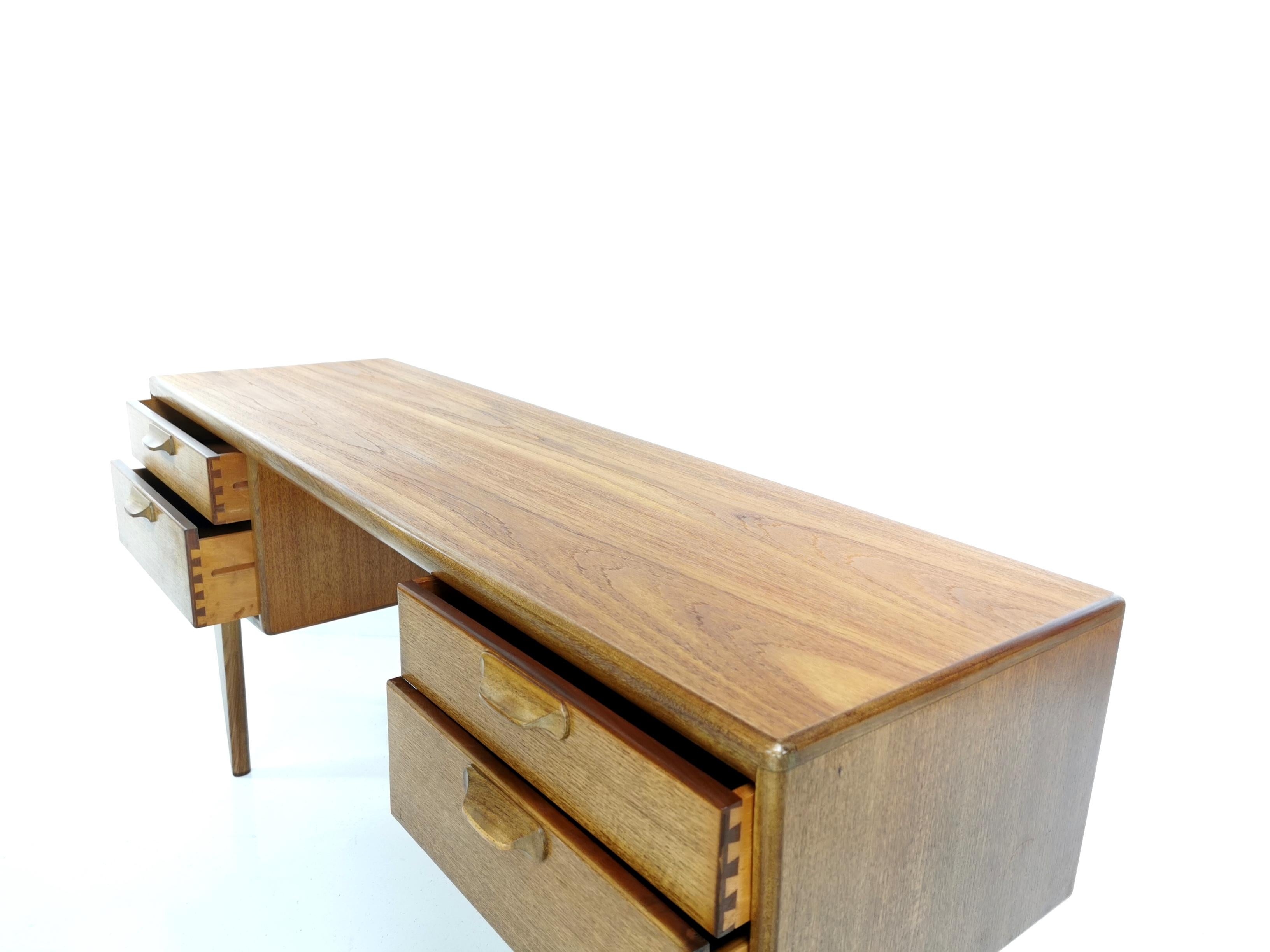 Teak Writing Desk Midcentury Vintage, 1960s-1970s In Good Condition In STOKE ON TRENT, GB