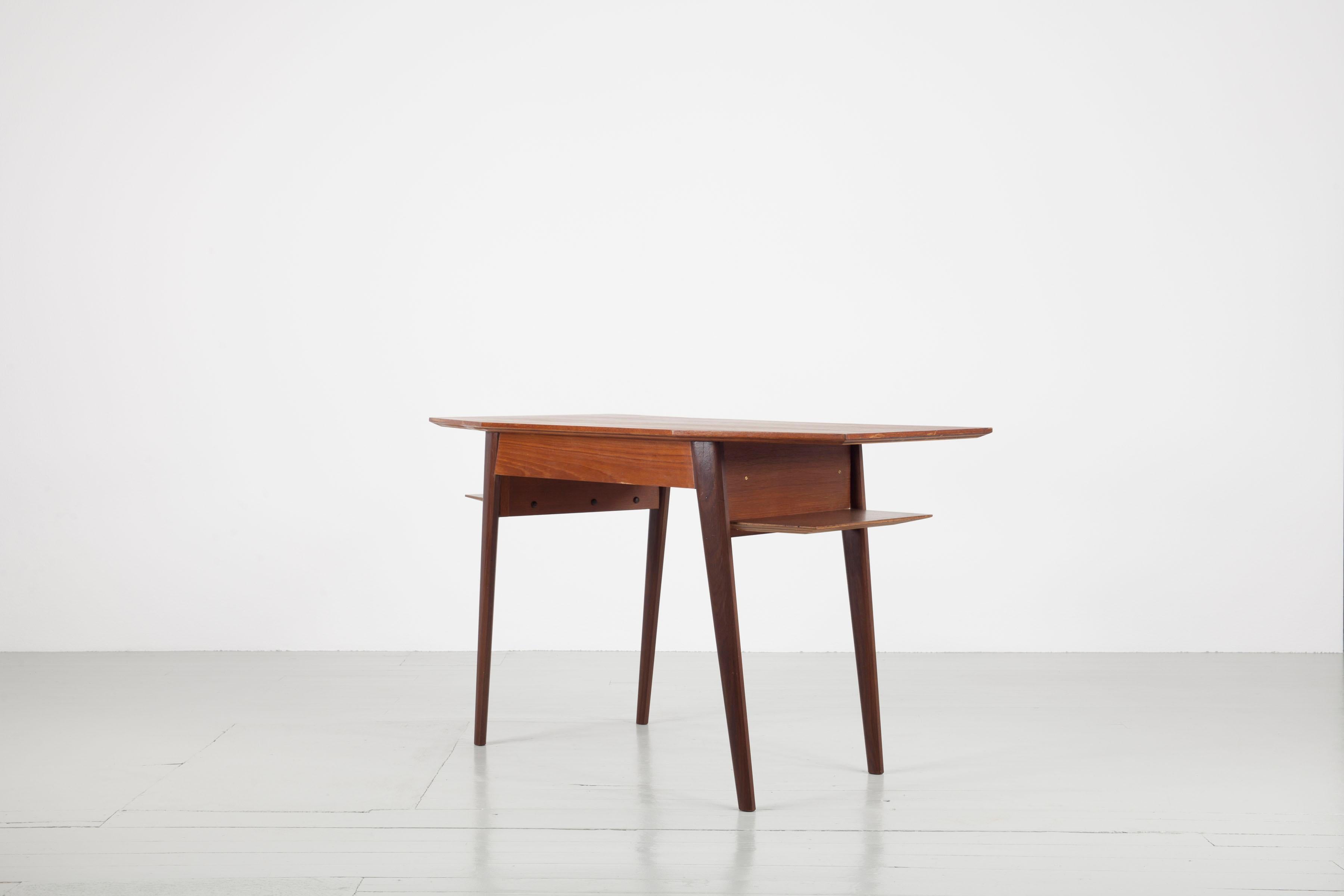 Teak Writing Desk with Drawer, Design by Silvio Cavatorta, Italy, 1960s In Good Condition In Wolfurt, AT