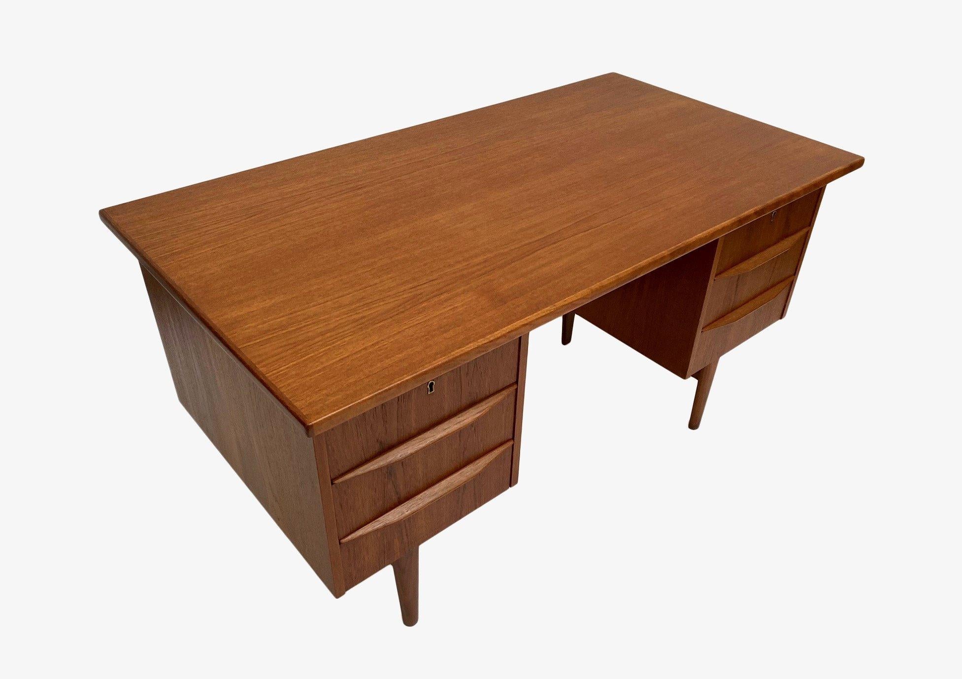 Teak Writing Desk with Scalloped Handles Mid Century 1960s Danish In Excellent Condition In London, GB