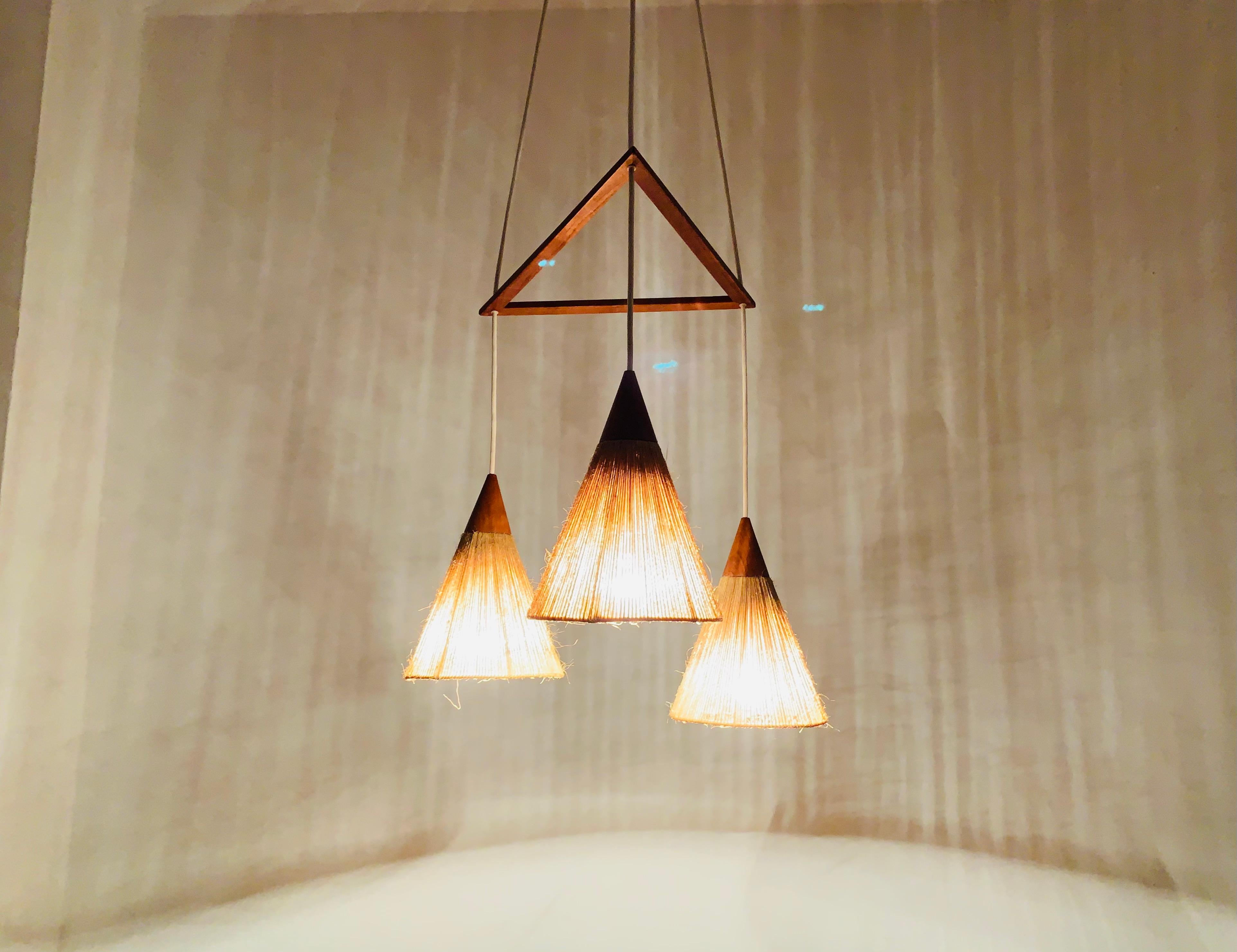 Lampada a cascata in legno di teak e sisal di Temde in vendita 3