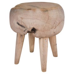 Niedriger Hocker aus Teakholz