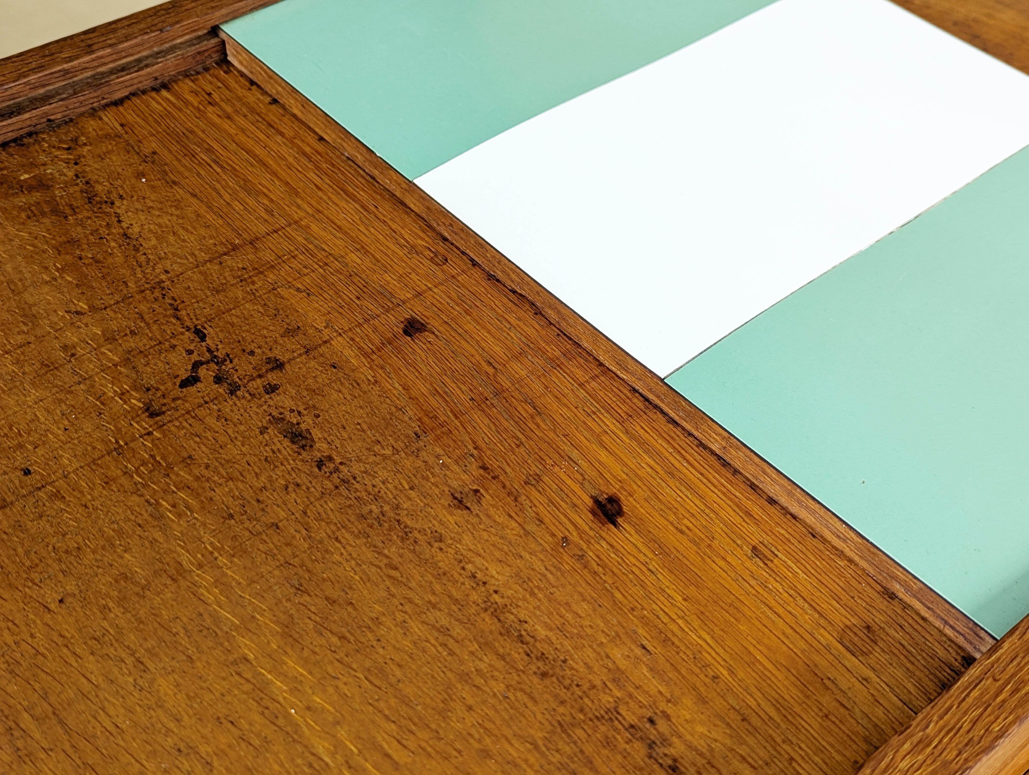 Plastique Contenant de table de travail/table basse moderne du milieu du siècle dernier en teck et stratifié plastique en vente
