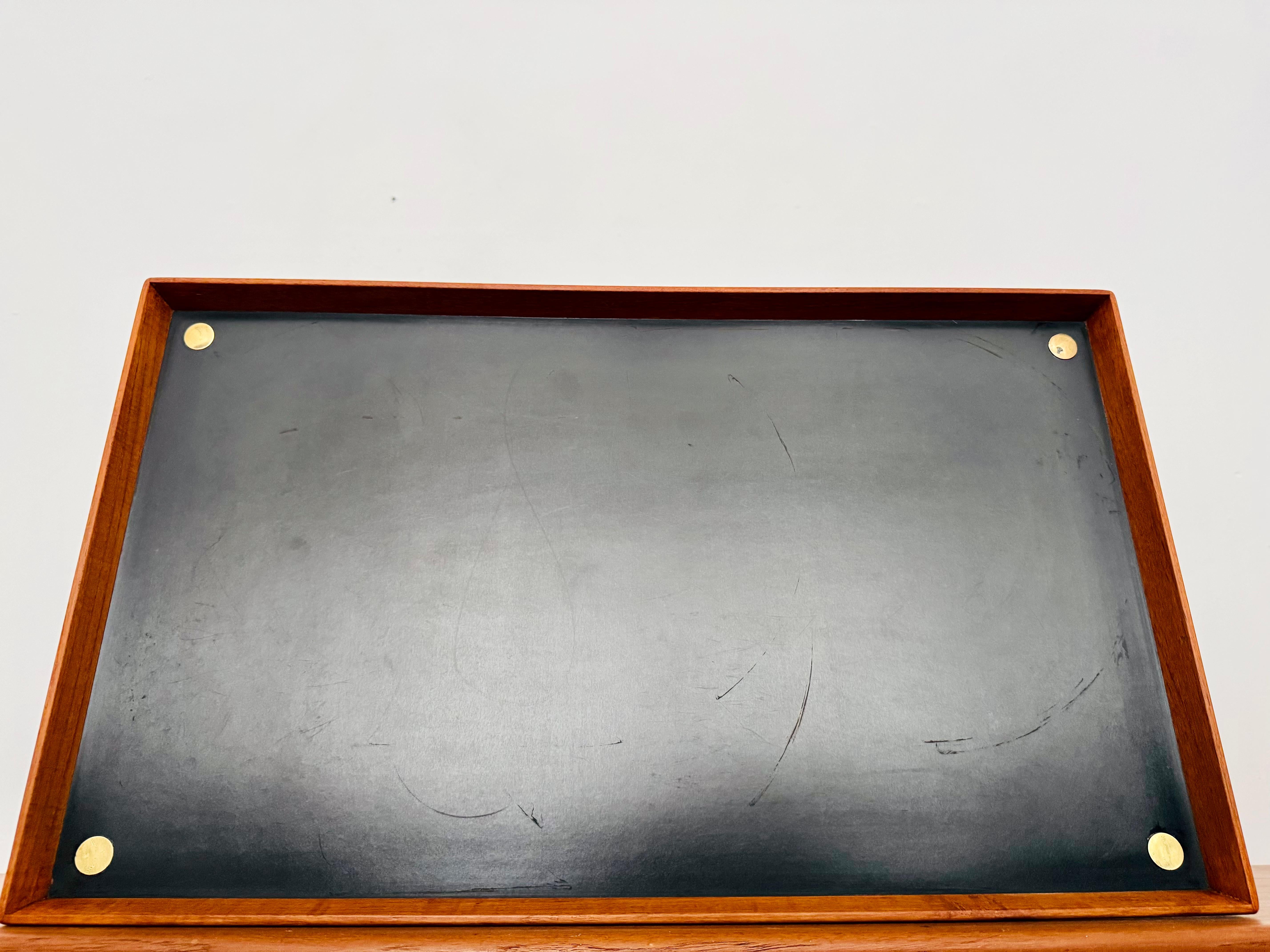 Mesa auxiliar de madera de teca de Peter Hvidt y Orla Mølgaard-Nielsen en venta 5
