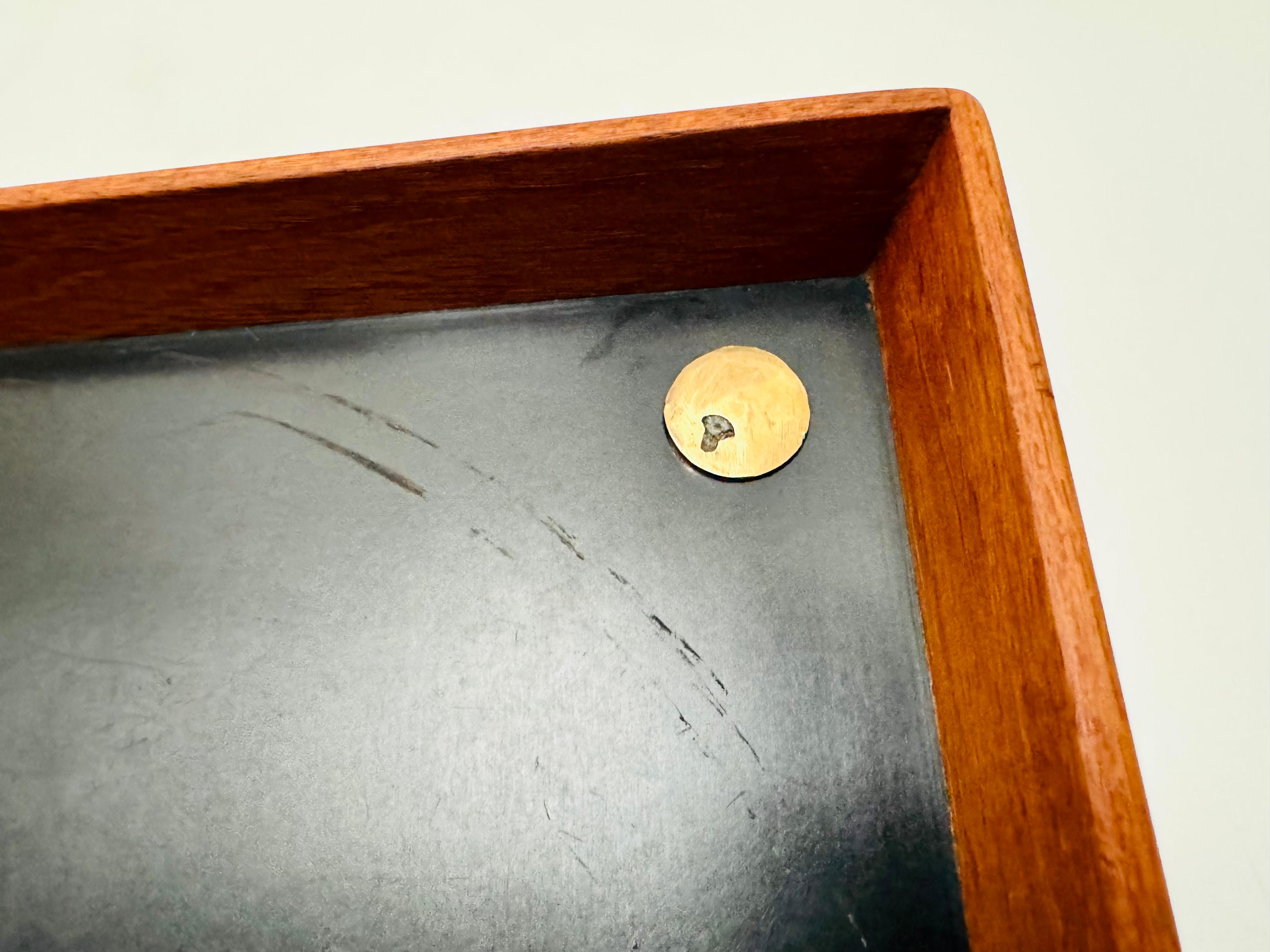 Mesa auxiliar de madera de teca de Peter Hvidt y Orla Mølgaard-Nielsen en venta 12