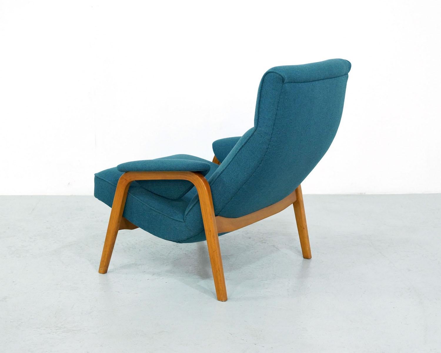 Teal Artifort Theo Ruth Lounge Chair Model 137 In Good Condition For Sale In 's Heer Arendskerke, NL