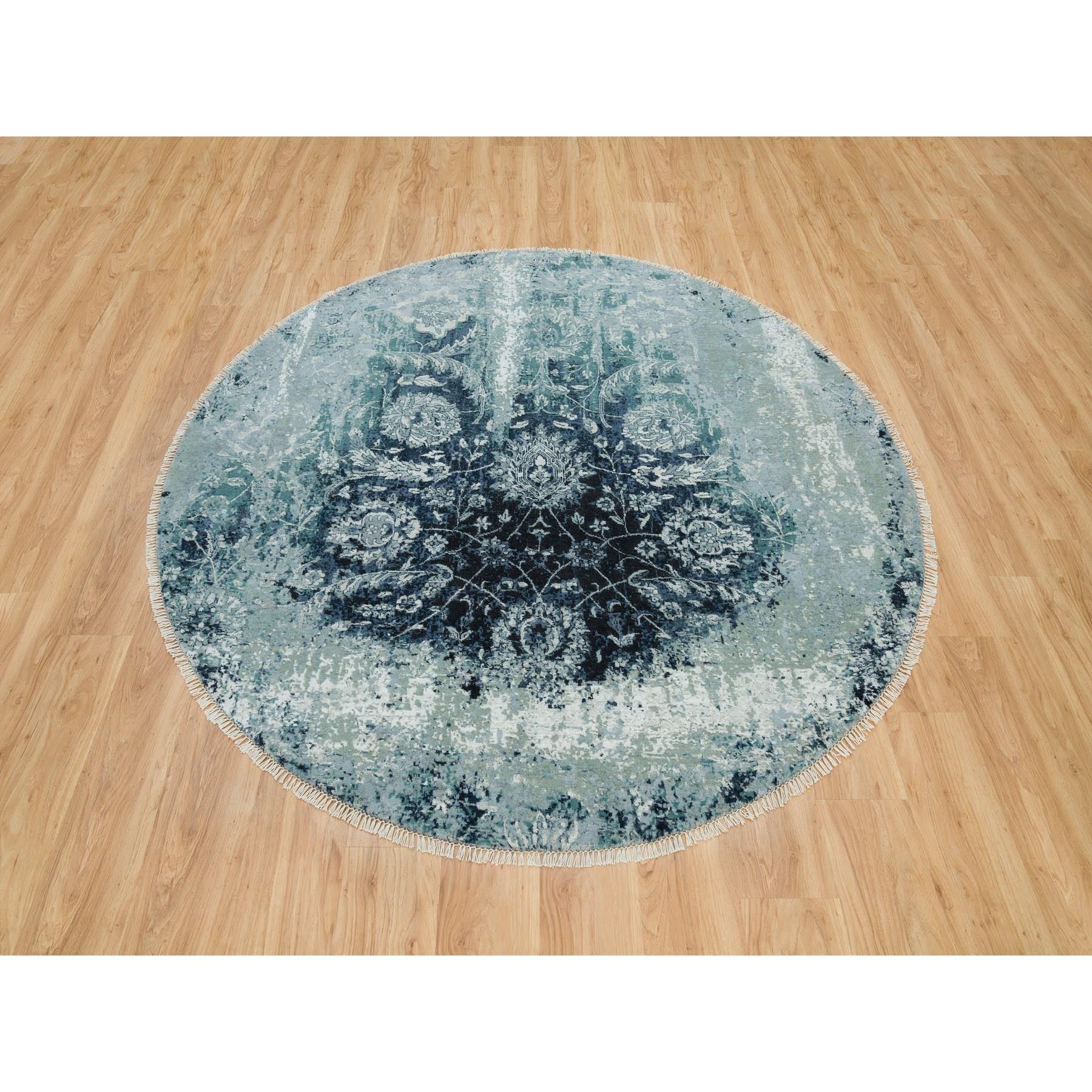 Esta fabulosa alfombra anudada a mano ha sido creada y diseñada para ofrecer mayor resistencia y durabilidad. Esta alfombra ha sido elaborada a mano durante semanas con el método tradicional que se utiliza para hacer
Tamaño exacto de la alfombra en