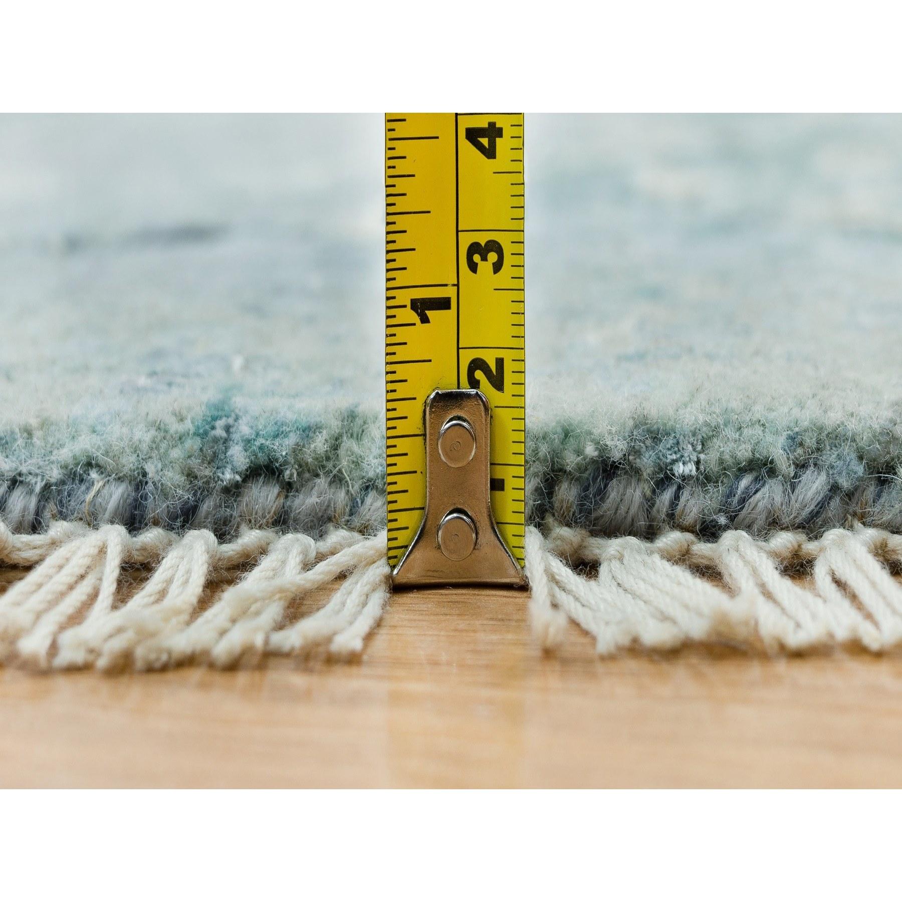 Alfombra oriental anudada a mano de lana y seda con diseño persa borrado azul turquesa 7' x 7 Siglo XXI y contemporáneo en venta