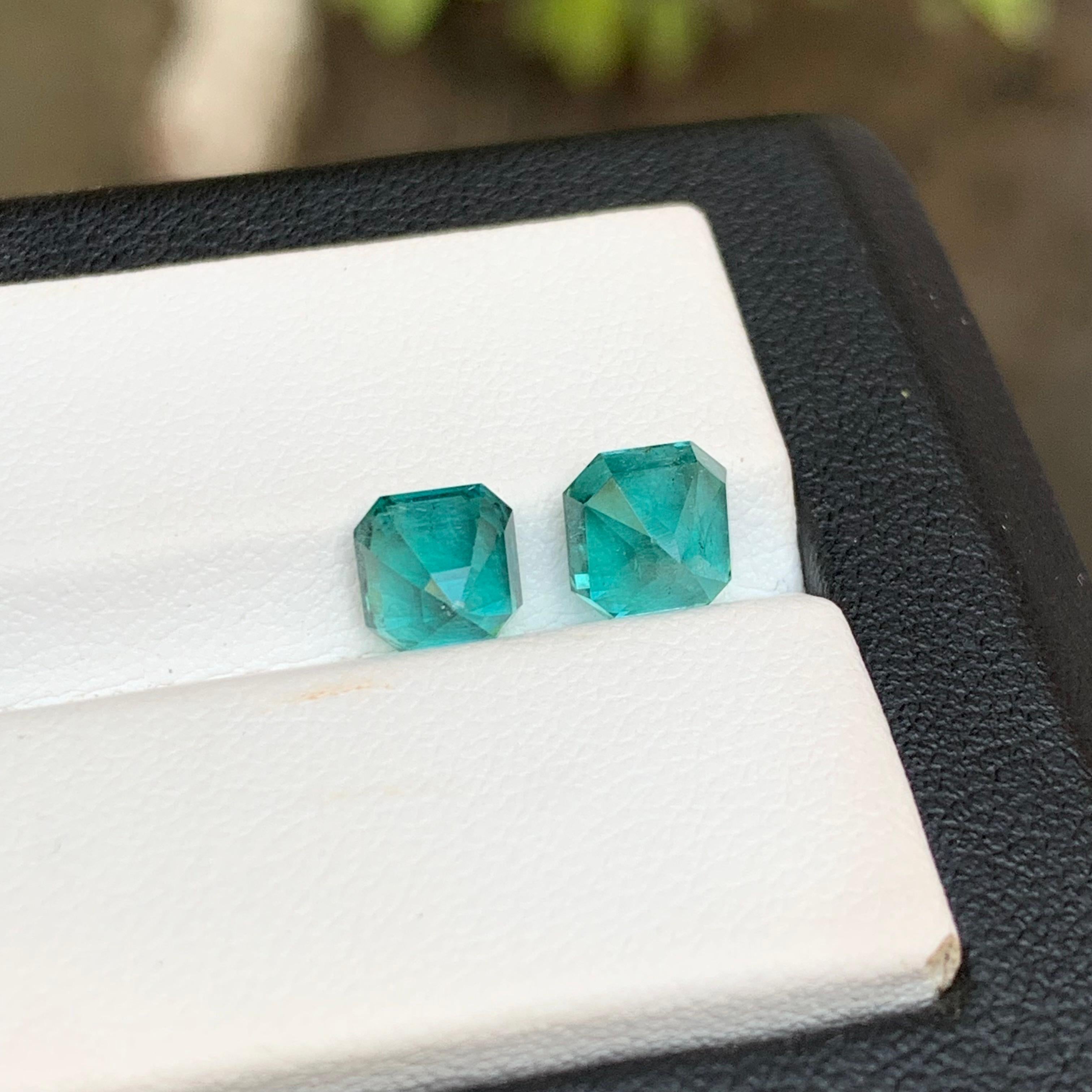 Boucles d'oreilles tourmaline naturelle bleu sarcelle Neuf - En vente à Peshawar, PK