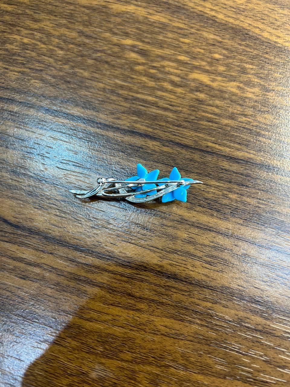 Teal Blue Turquoise Caved Floral Flower Diamonds 14K White Gold Pin Brooch In New Condition For Sale In Oakton, VA