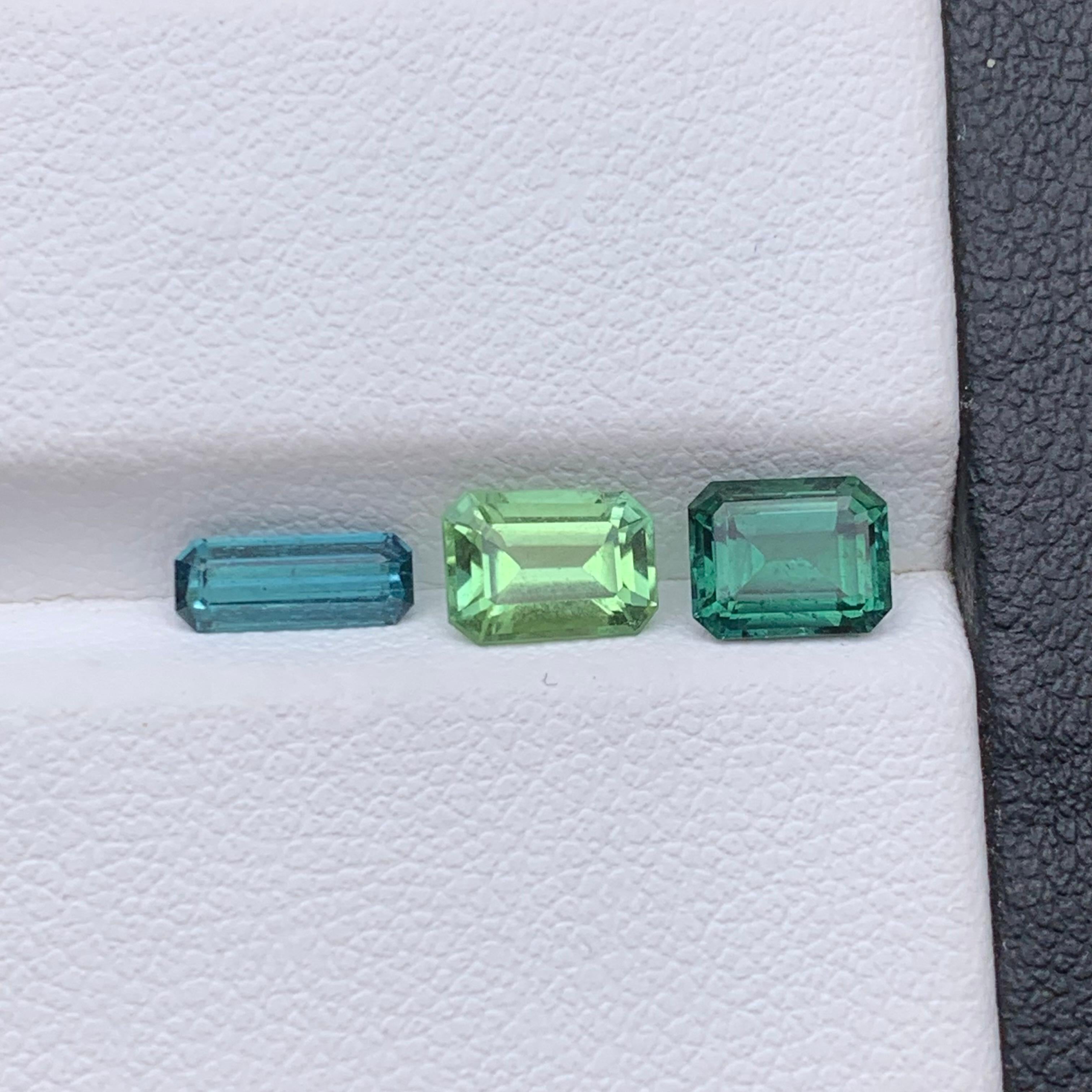 Contemporain Tourmaline naturelle vert sarcelle, vert lime et bleu vibrant pierres en vrac 1.90 ct en vente