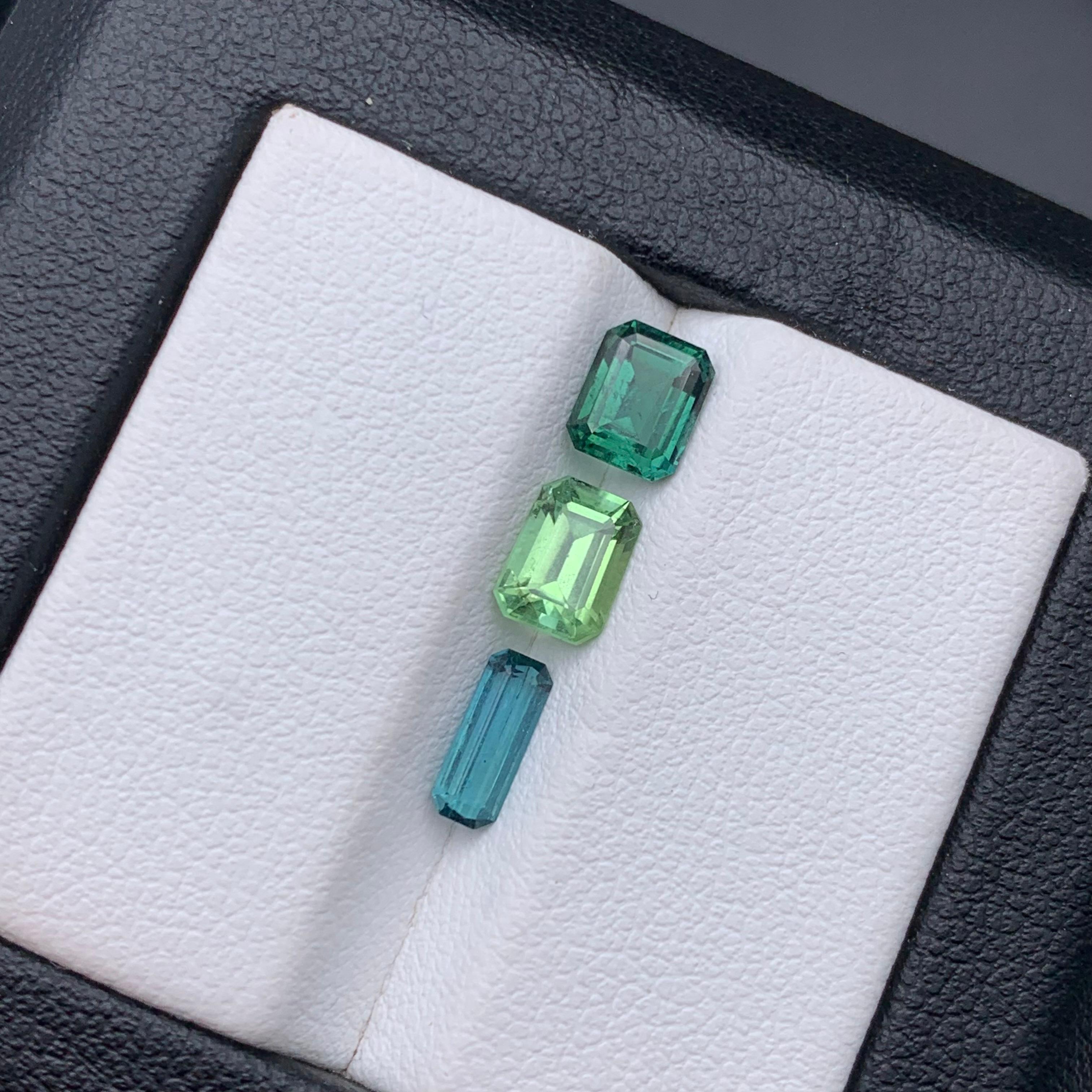 Tourmaline naturelle vert sarcelle, vert lime et bleu vibrant pierres en vrac 1.90 ct en vente 1