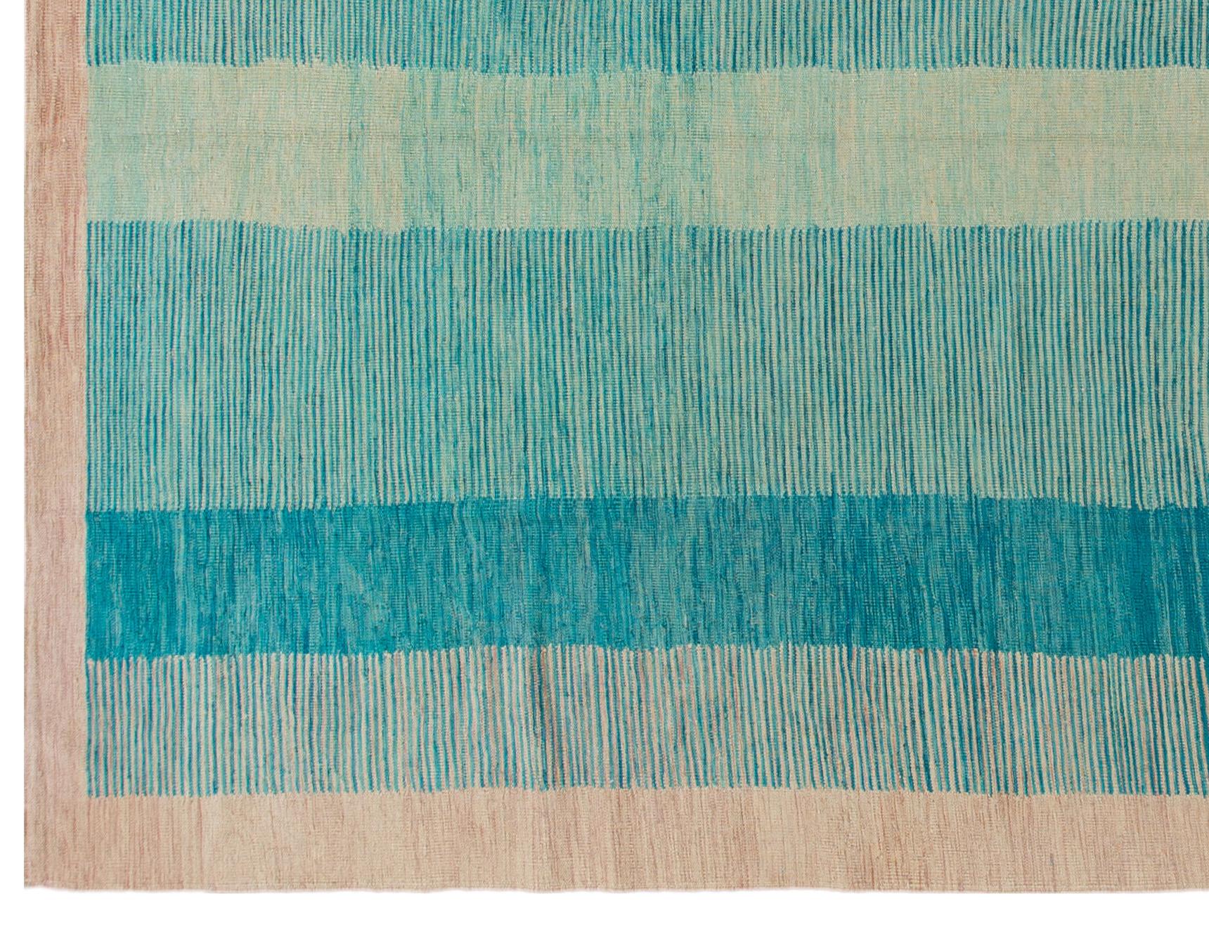 Moderner, expressionistischer Flachgewebe-Wollteppich in Blau in Teal (Afghanisch) im Angebot