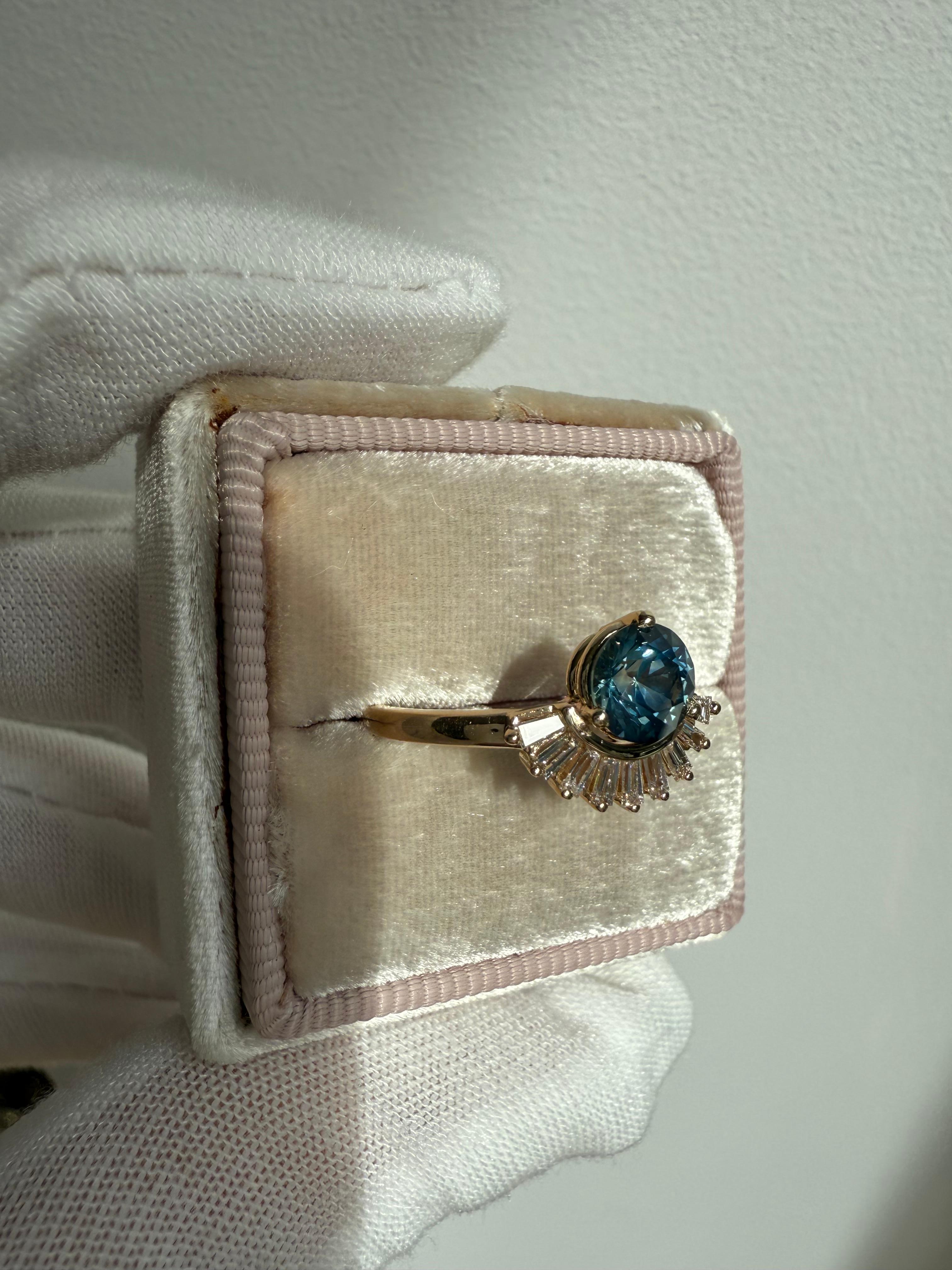 Teal Sapphire and Baguette Diamond Ring Engagement Ring. In New Condition For Sale In San Francisco, CA