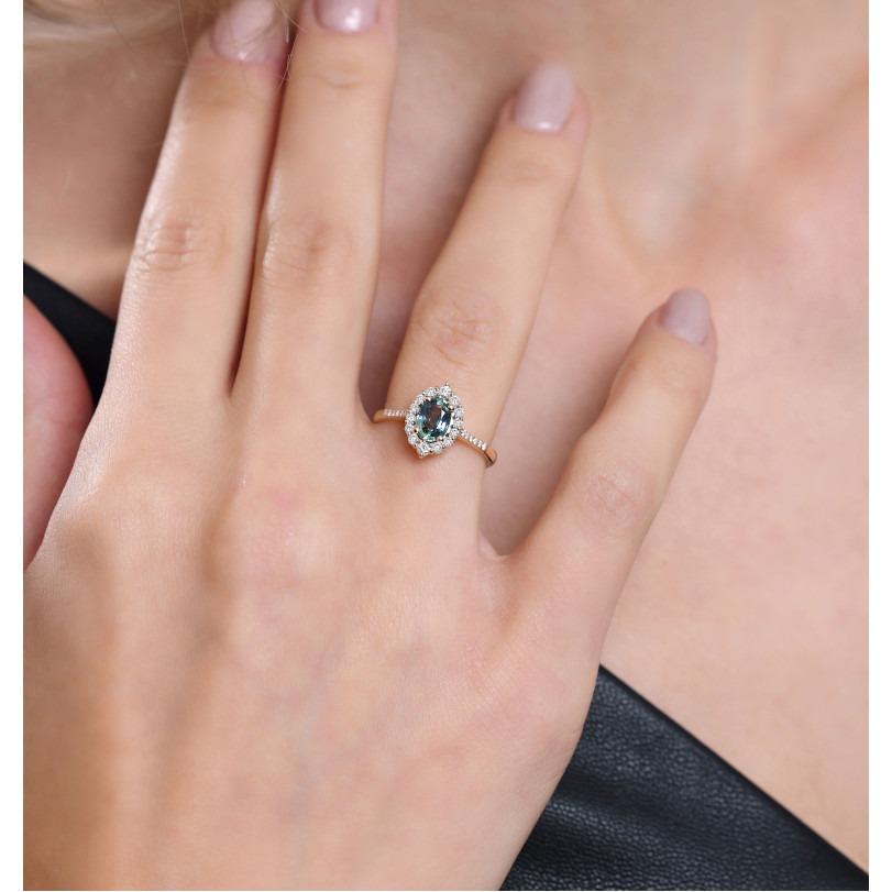 Dettagli del prodotto :

- Su ordinazione

- Oro Kt: 14kt

- 2.90GR

- Colori dell'oro disponibili: Oro rosa, Oro giallo, Oro bianco

- Zaffiro naturale da 1,00ct

- Diamante naturale da 0,42 carati

- Colore-Clarità del diamante: Colore F-G,