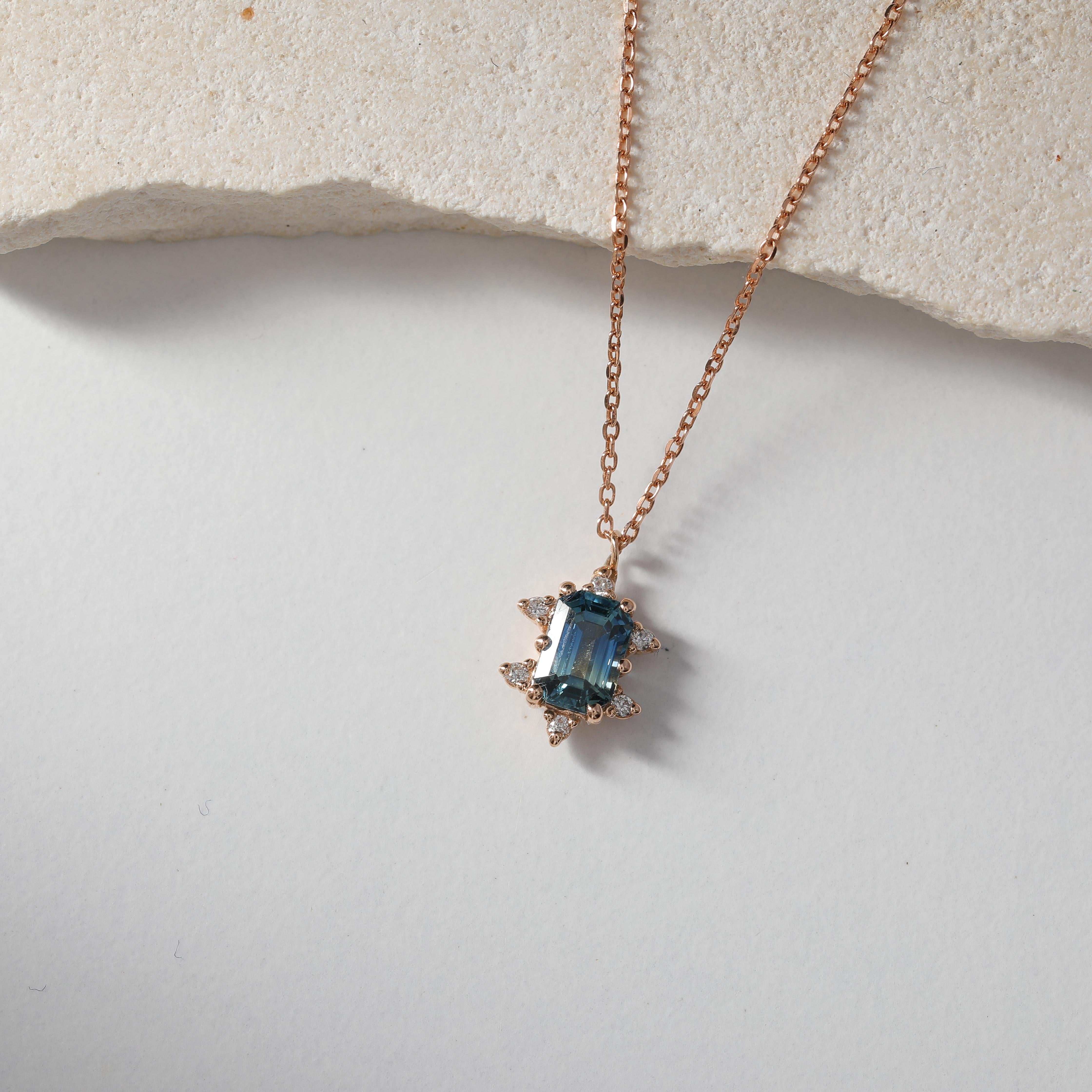 Pendentif halo saphir et diamant sarcelle Pour femmes en vente