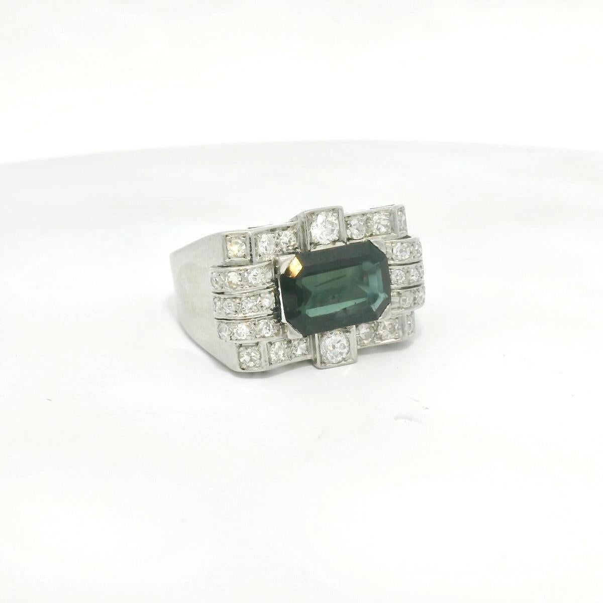 Art déco Bague tank en saphir sarcelle et diamants en vente