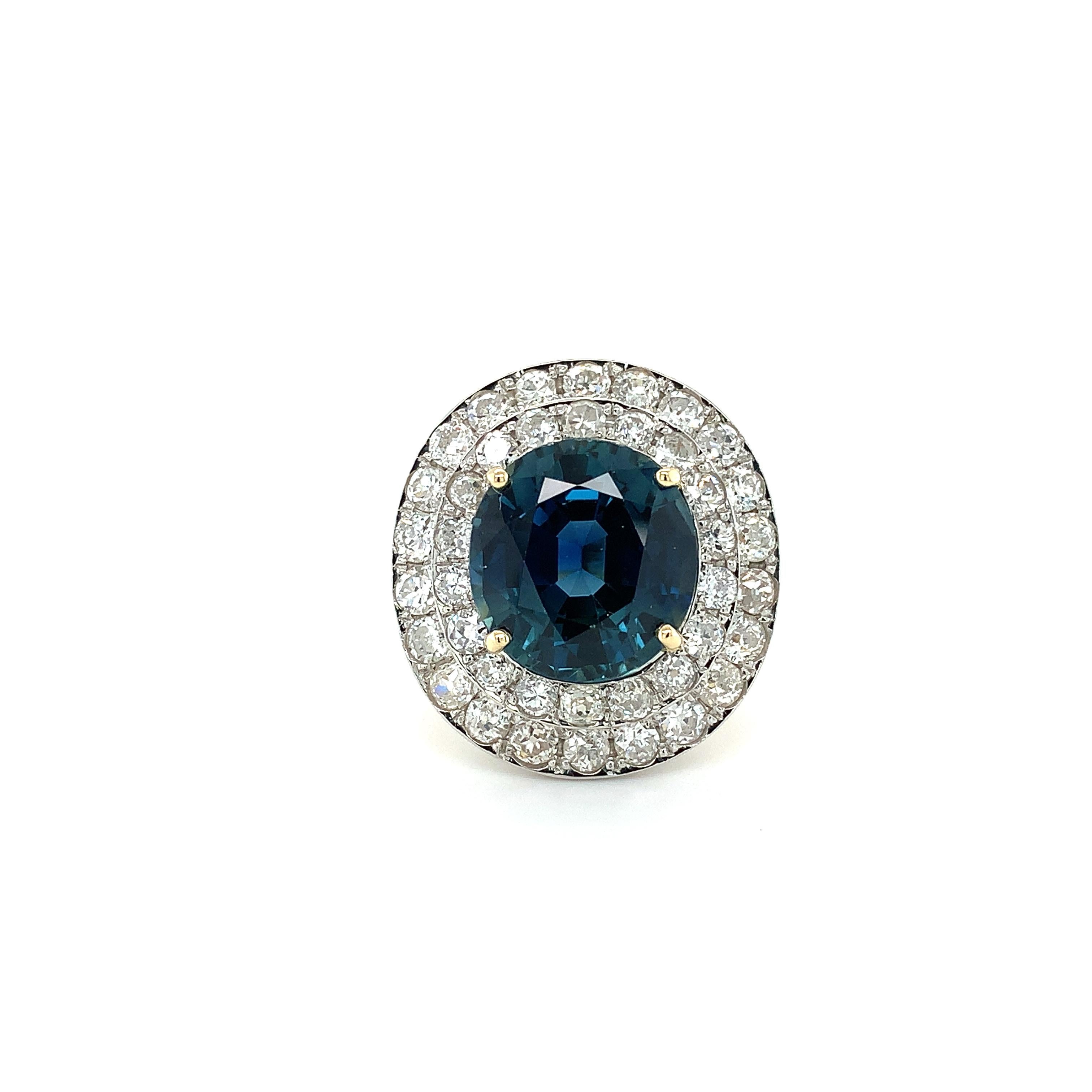 Oval Cut Teal sapphire and diamonds Art Deco cocktail ring 18k yellow gold For Sale