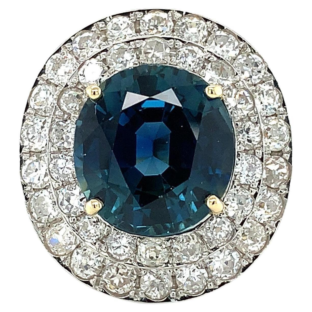 Anillo de cóctel Art Decó de oro amarillo de 18k con zafiro verde azulado y diamantes