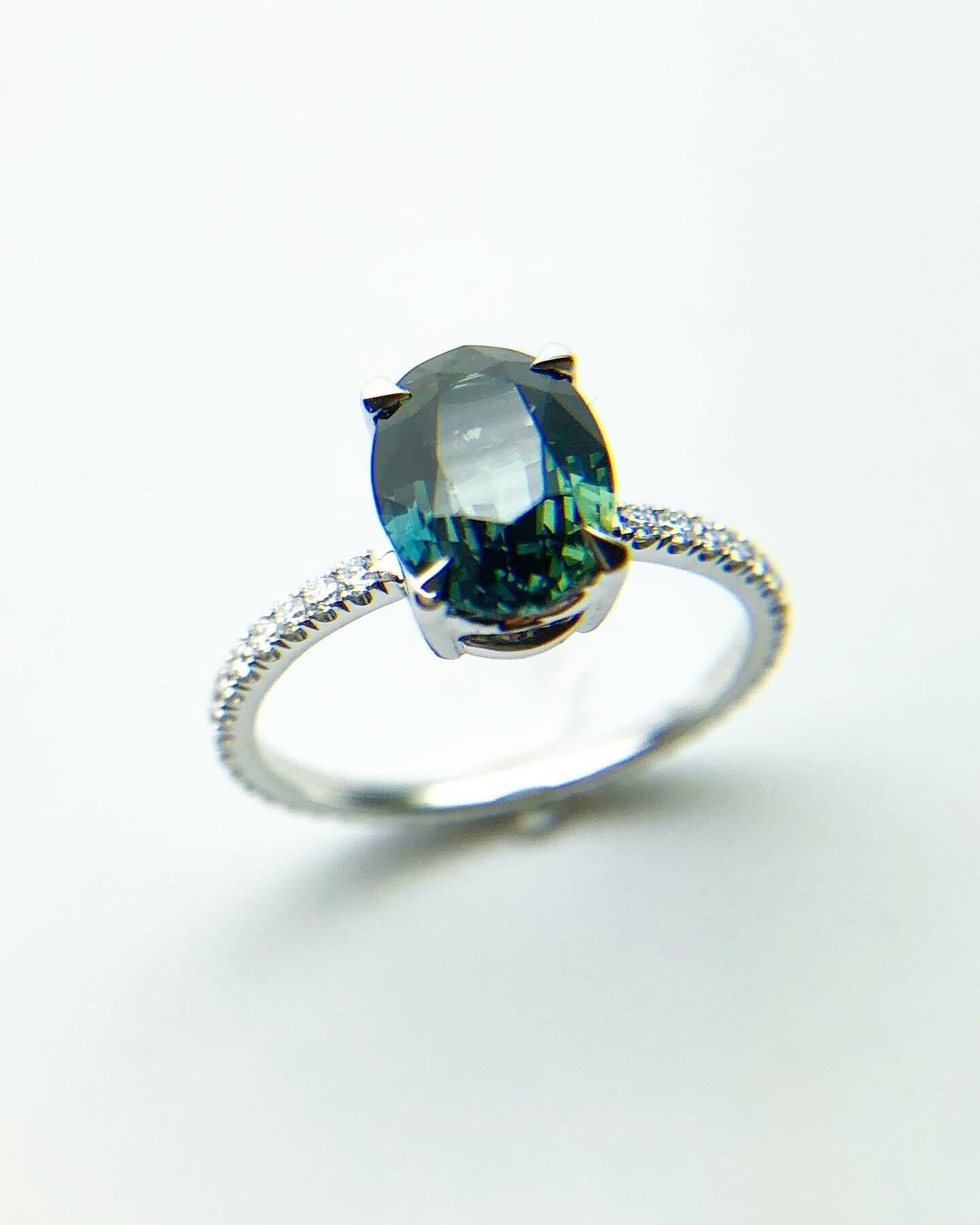 Anello di fidanzamento con zaffiro verde acqua e diamante in platino in vendita 1