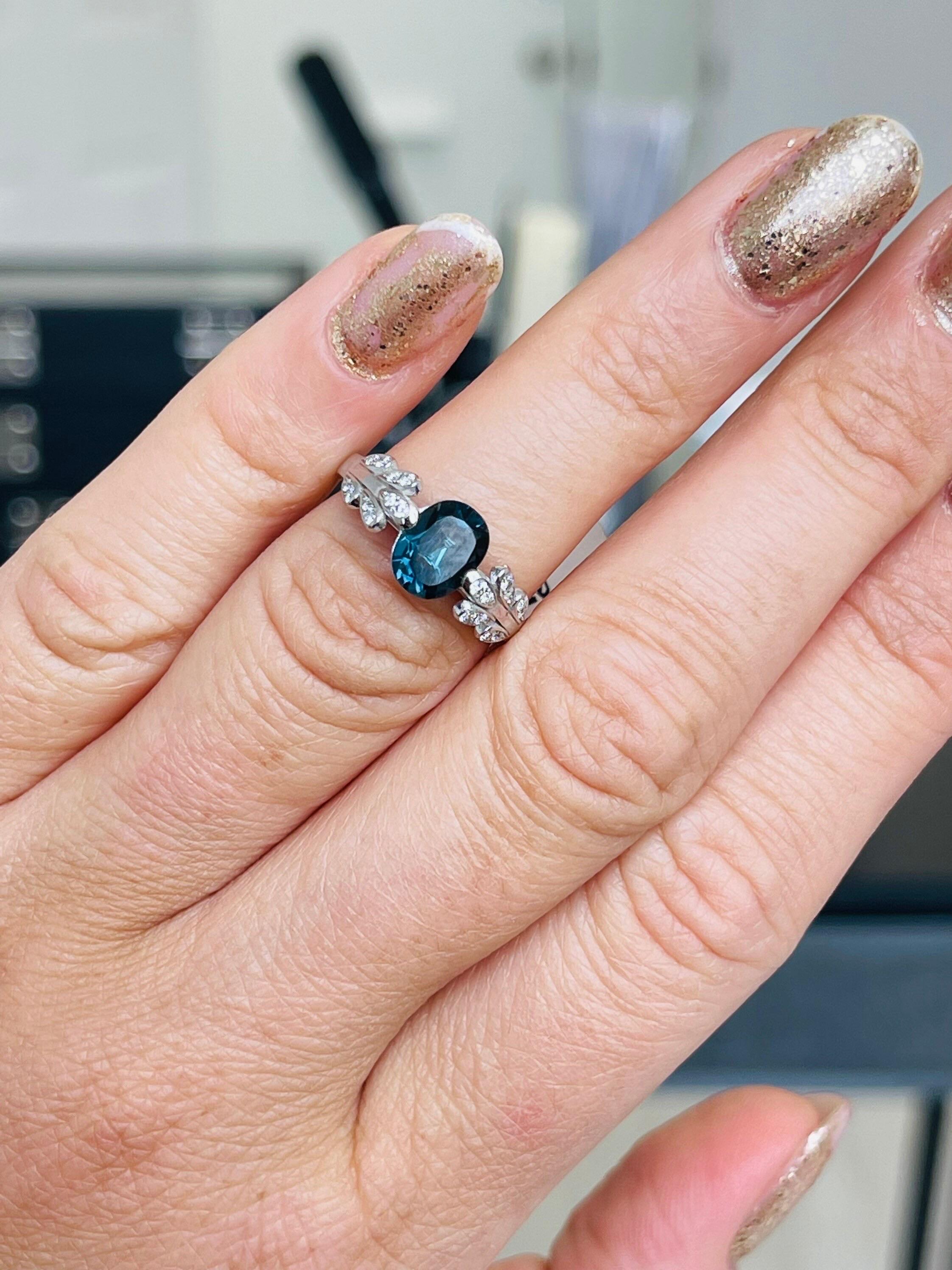 Teal Saphir Diamantring 18KT Weißgold Größe 6 Minimalistischer floraler Ring im Zustand „Neu“ im Angebot in Boca Raton, FL