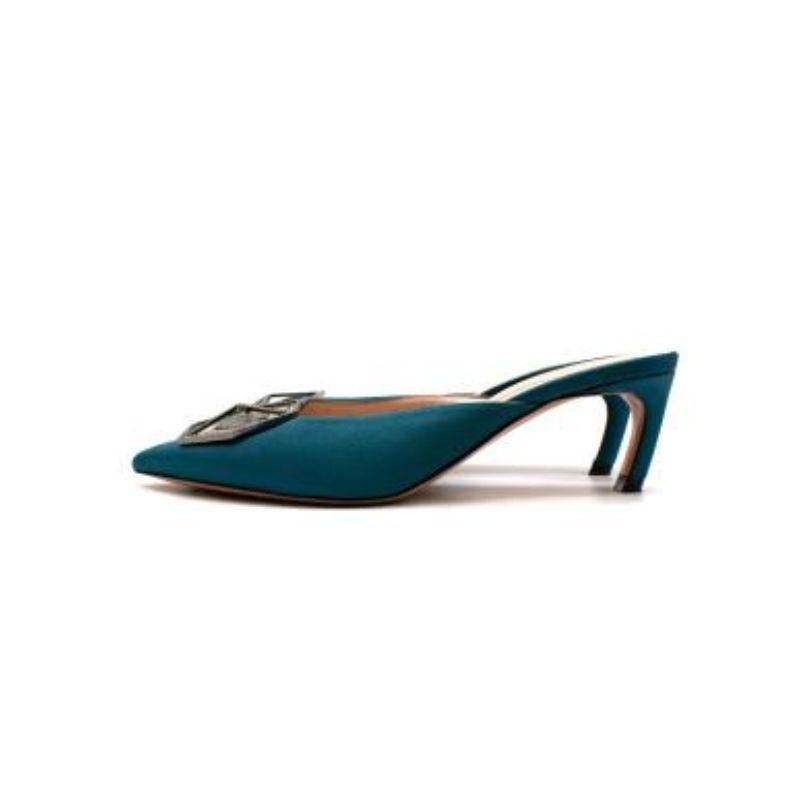 Nicholas Kirkwood Teal Satin Embellished Mules
 
 
 
 -Topped with crystal-encrusted hexagon motifs
 
 -Pointed toe 
 
 -Slip on 
 
 -Branded leather insoles 
 
 
 
 Material: 
 
 
 
 Satin 
 
 Leather 
 
 
 
 Made in Italy 
 
 9.5/10 excellent