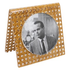 Team Guzzini Italia Cornice modernista in lucite e vimini, circa 1970
