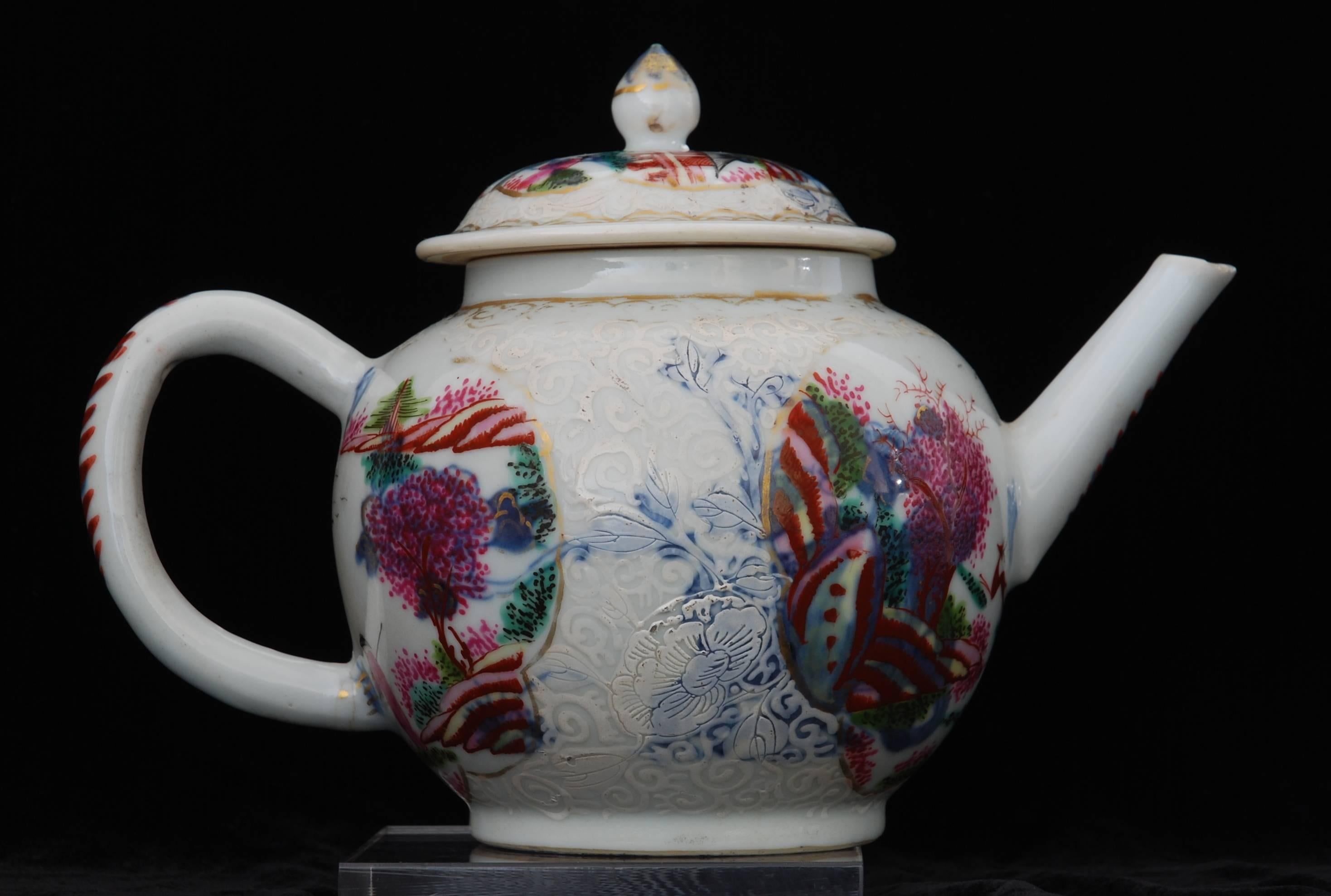 Teapot, Stag Hunt Pattern, China, circa 1740, Decorated in London by Giles In Good Condition For Sale In Melbourne, Victoria